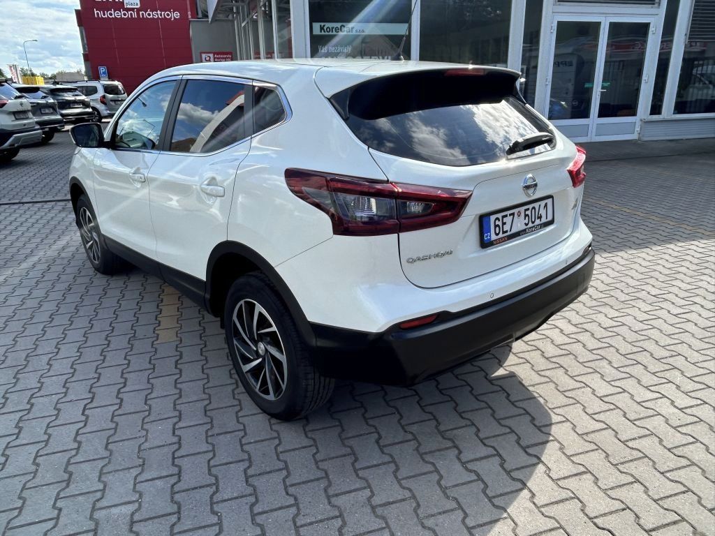 Nissan Qashqai, 1.3DIG-T 140k CzechLi 1.Maj ČR - fotka 3
