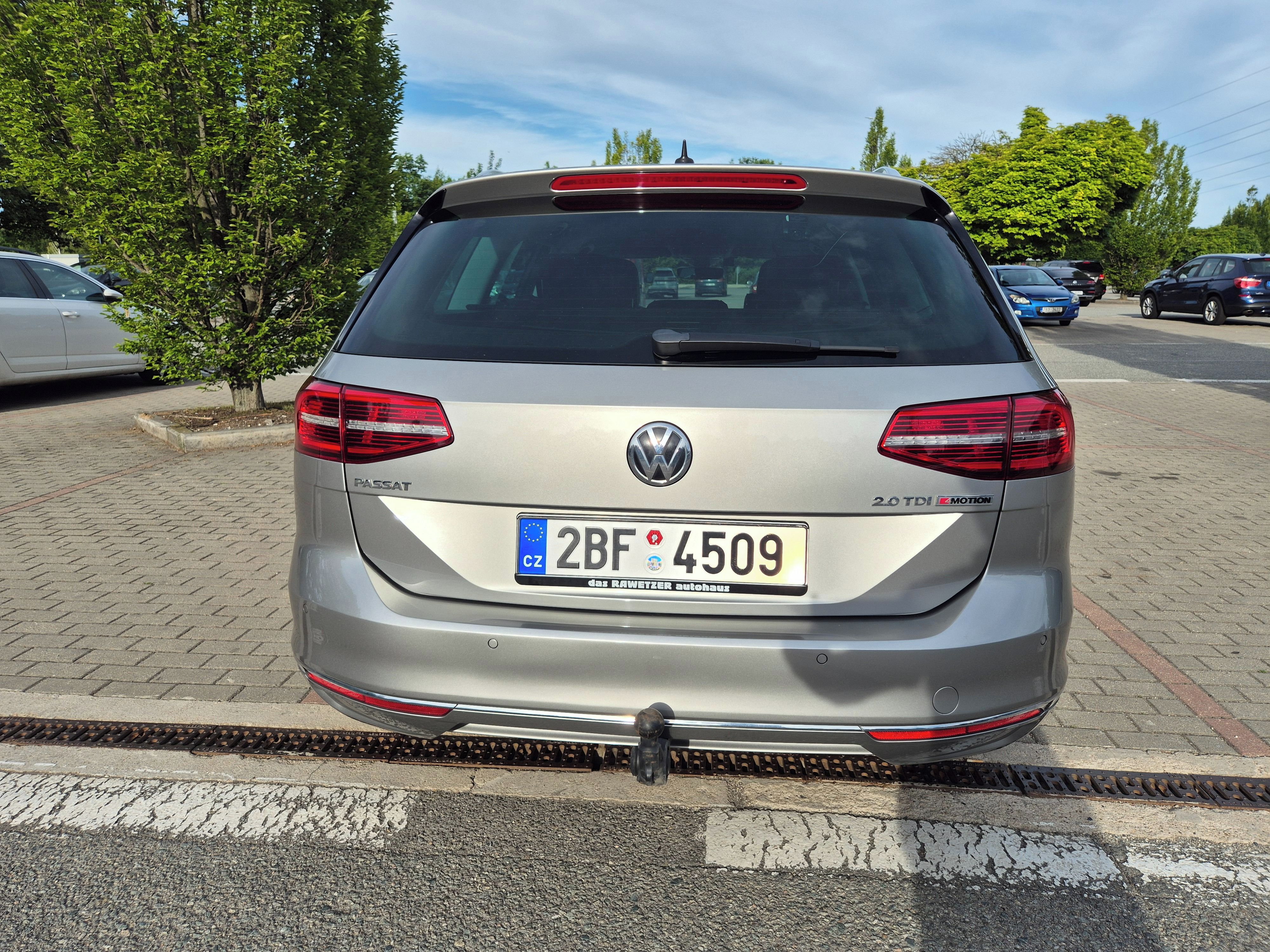 Volkswagen Passat, 2.0 TDI 110kW 4Motion Highline - fotka 6