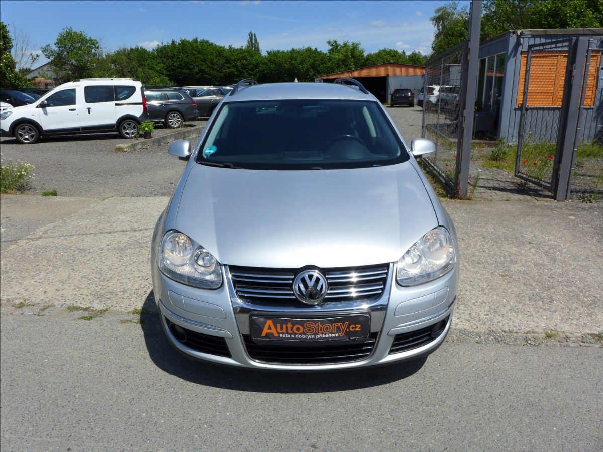 Volkswagen Golf, 1,6 i  DIGI AC, VÝHŘEV, 1.MAJ - fotka 3
