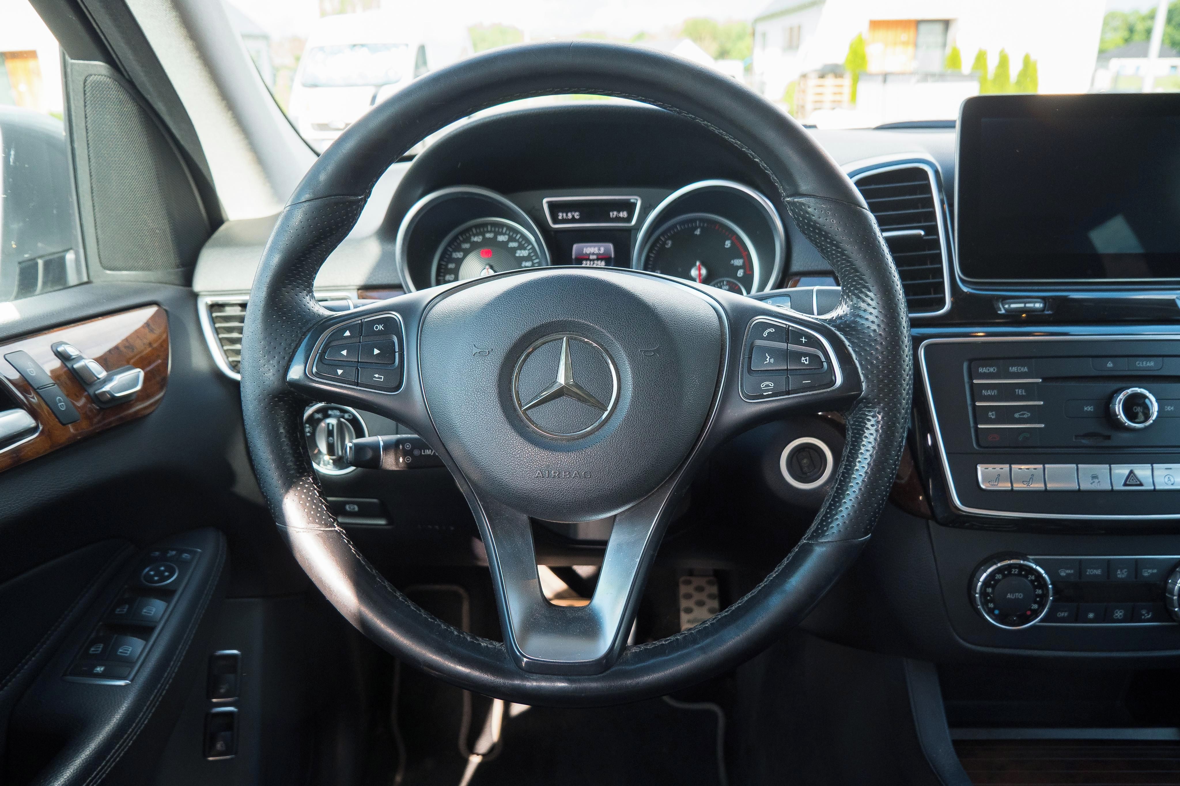 Mercedes-Benz GLE, 350d 190kW 4matic - fotka 6