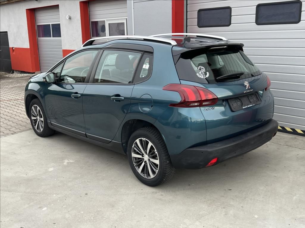 Peugeot 2008, 1,2 i Allure klima ALU - fotka 3