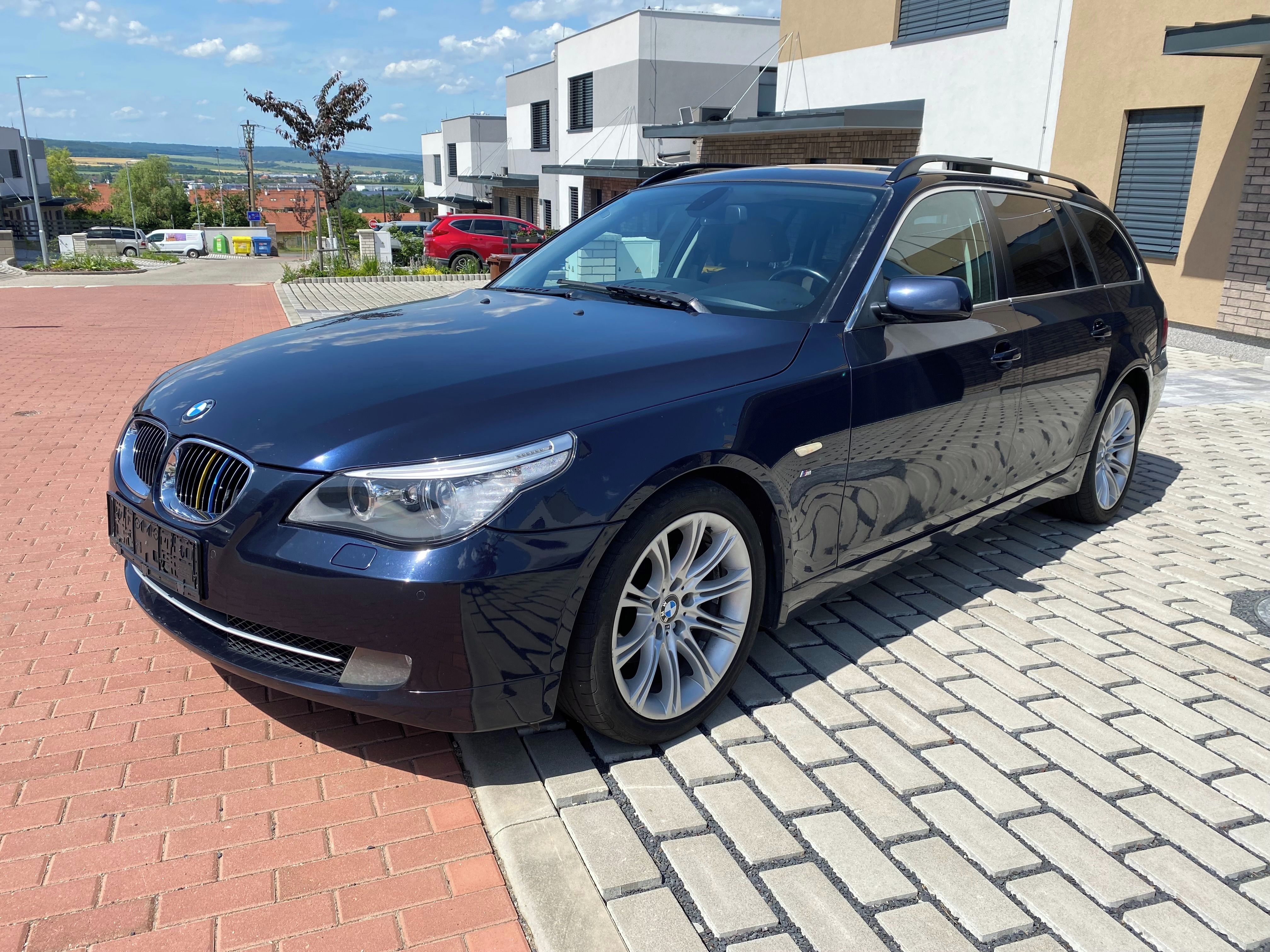 BMW Řada 5, 525d Touring, 145kW, kůže, R18