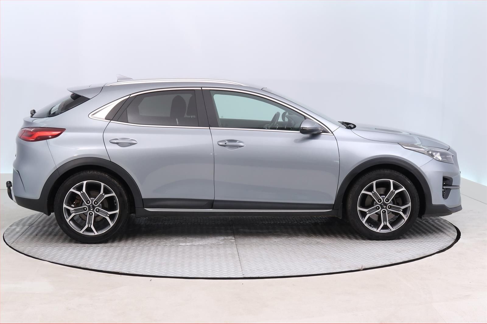 Kia XCee´d, 1.6 T-GDI, Automat, Serv.kniha - fotka 6