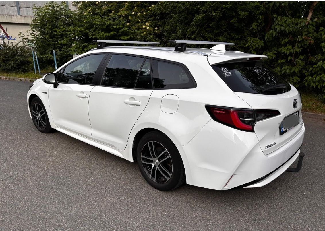 Toyota Corolla, 1.8 Hybrit - fotka 3