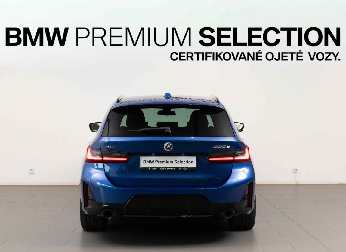 BMW Řada 3, 330e xDrive Touring - fotka 4