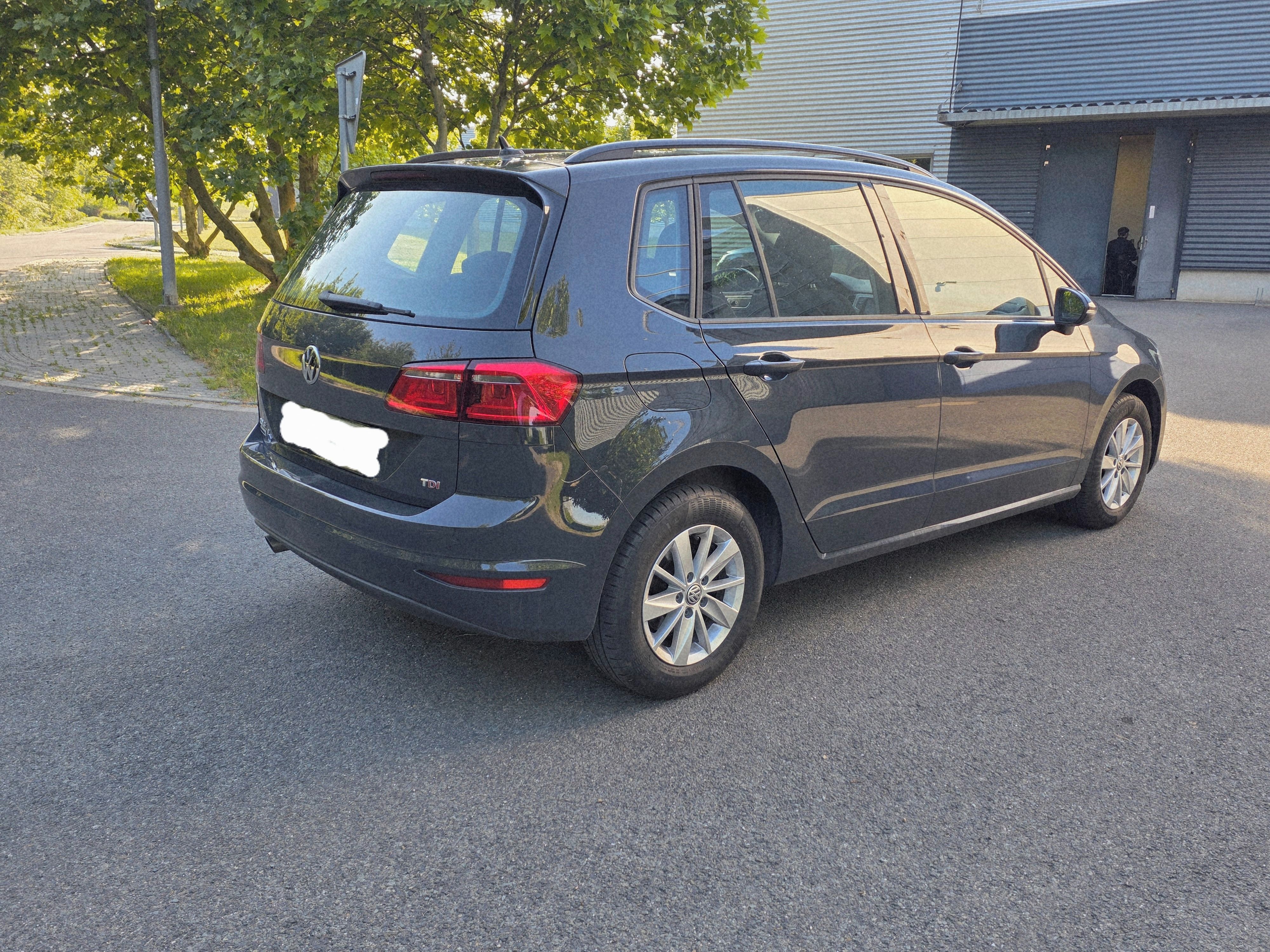 Volkswagen Golf Sportsvan, 1,6tdi 85kw - fotka 5