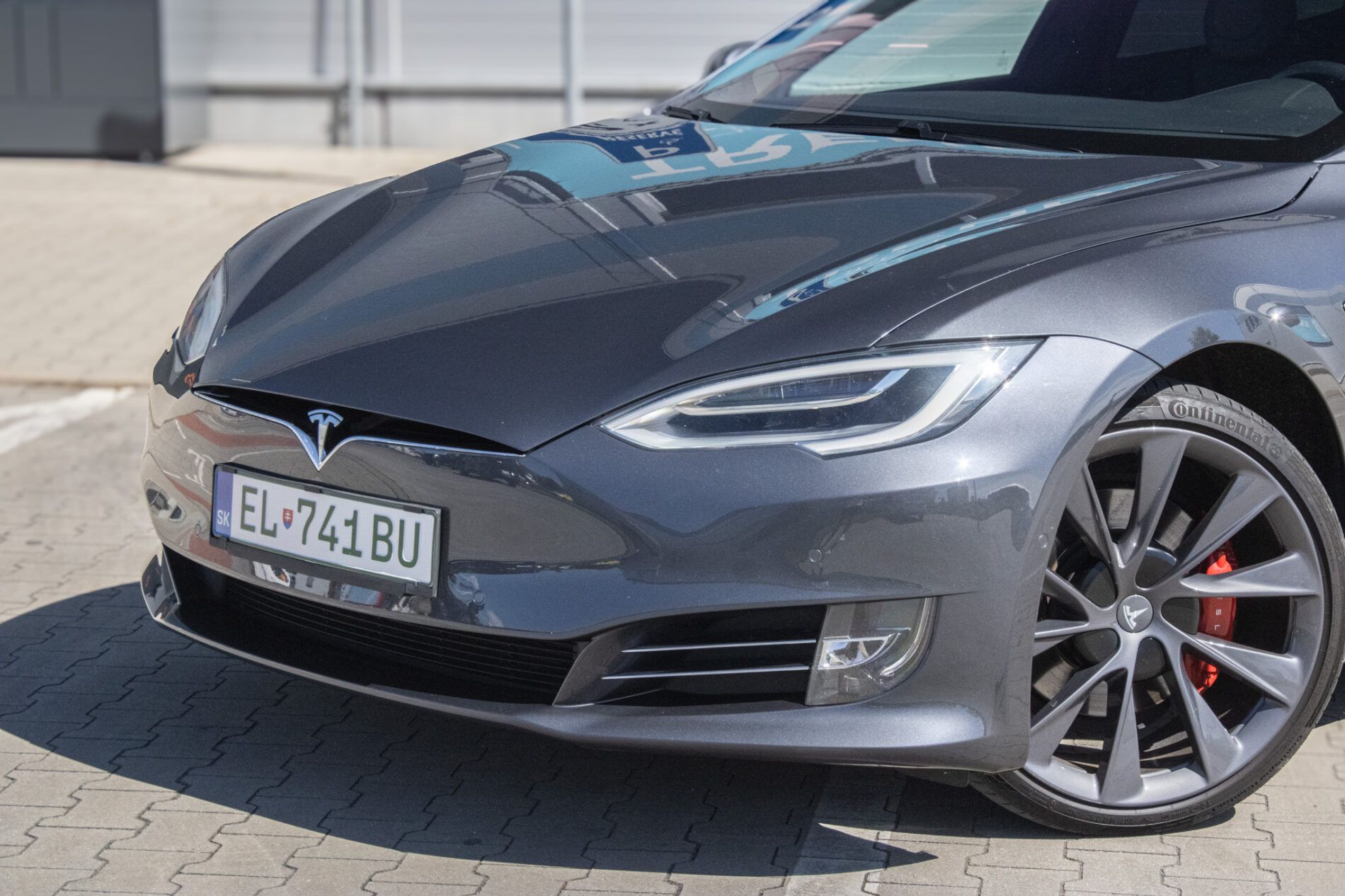 Tesla Model S - fotka 2