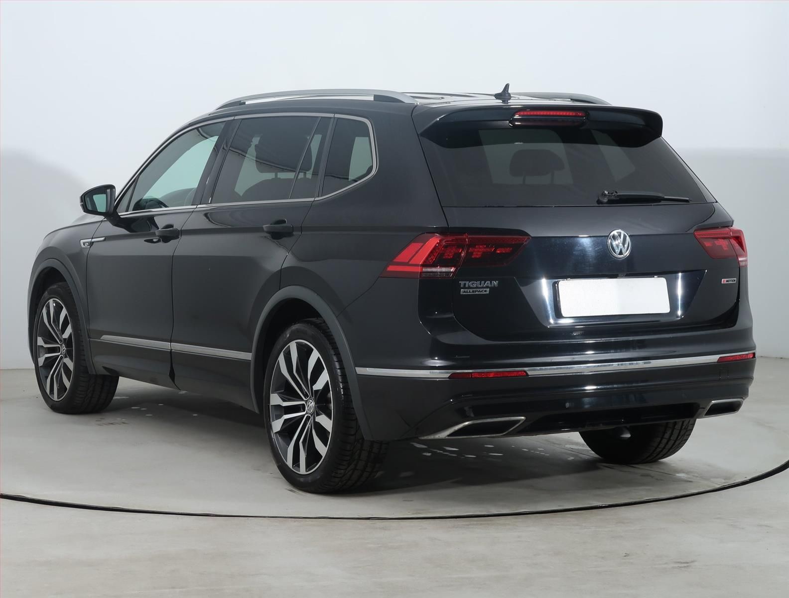 Volkswagen Tiguan Allspace, 2.0 TSI, R-Line, 4X4, Automat - fotka 4