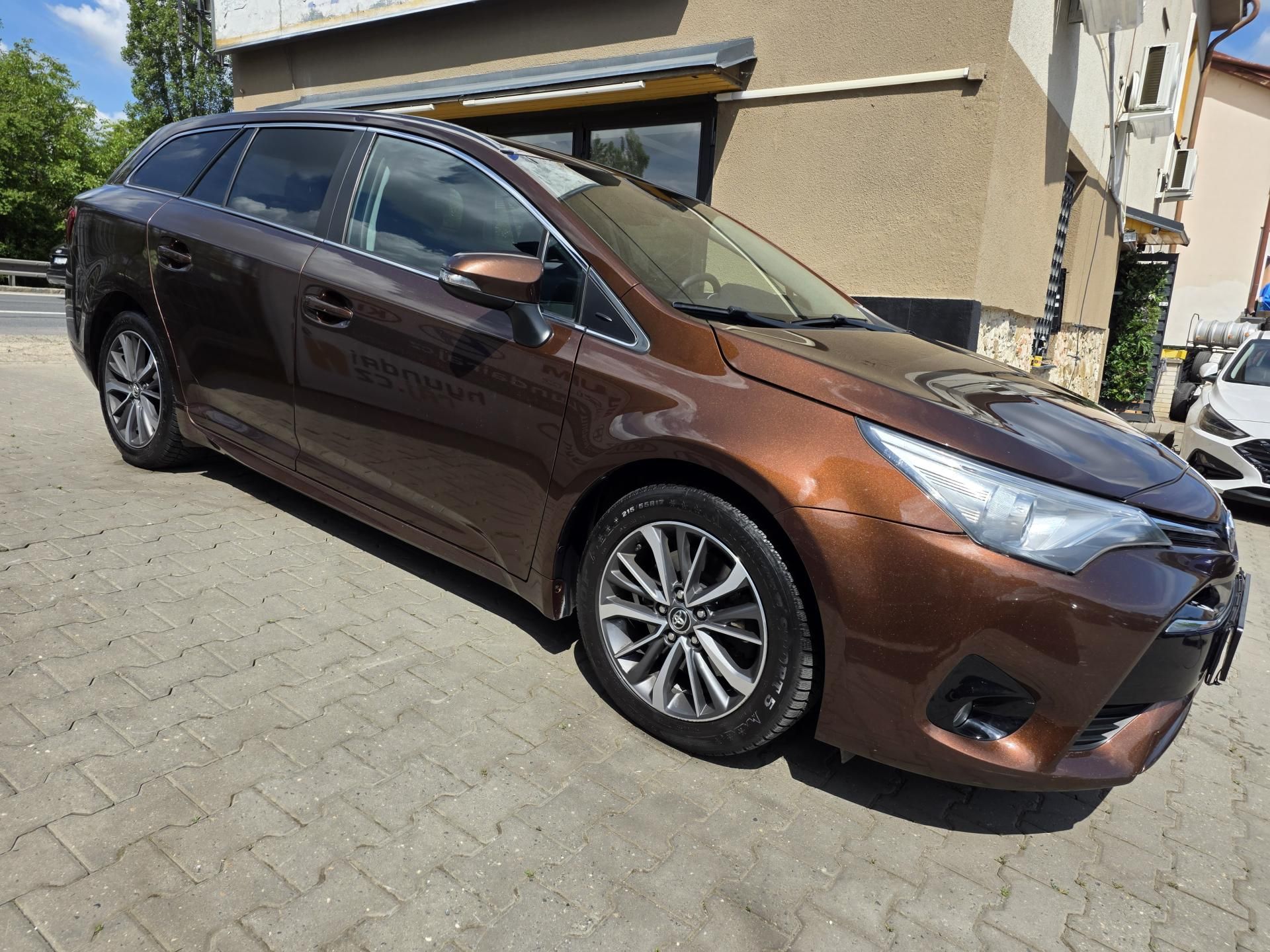 Toyota Avensis, 2.0-VELMI ZACHOVALÝ STAV - fotka 4