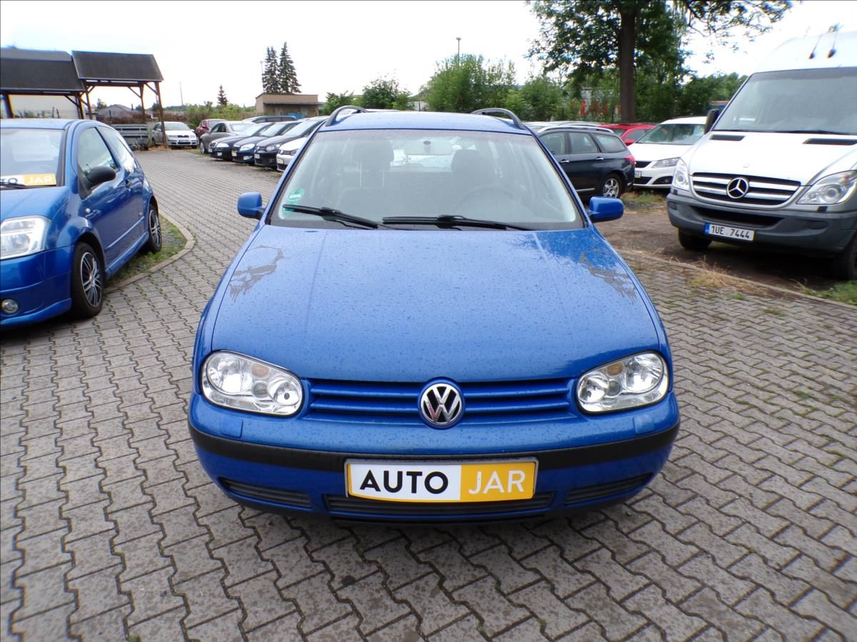 Volkswagen Golf, 2,0 i  TAŽNÉ ZAŘÍZENÍ - fotka 3