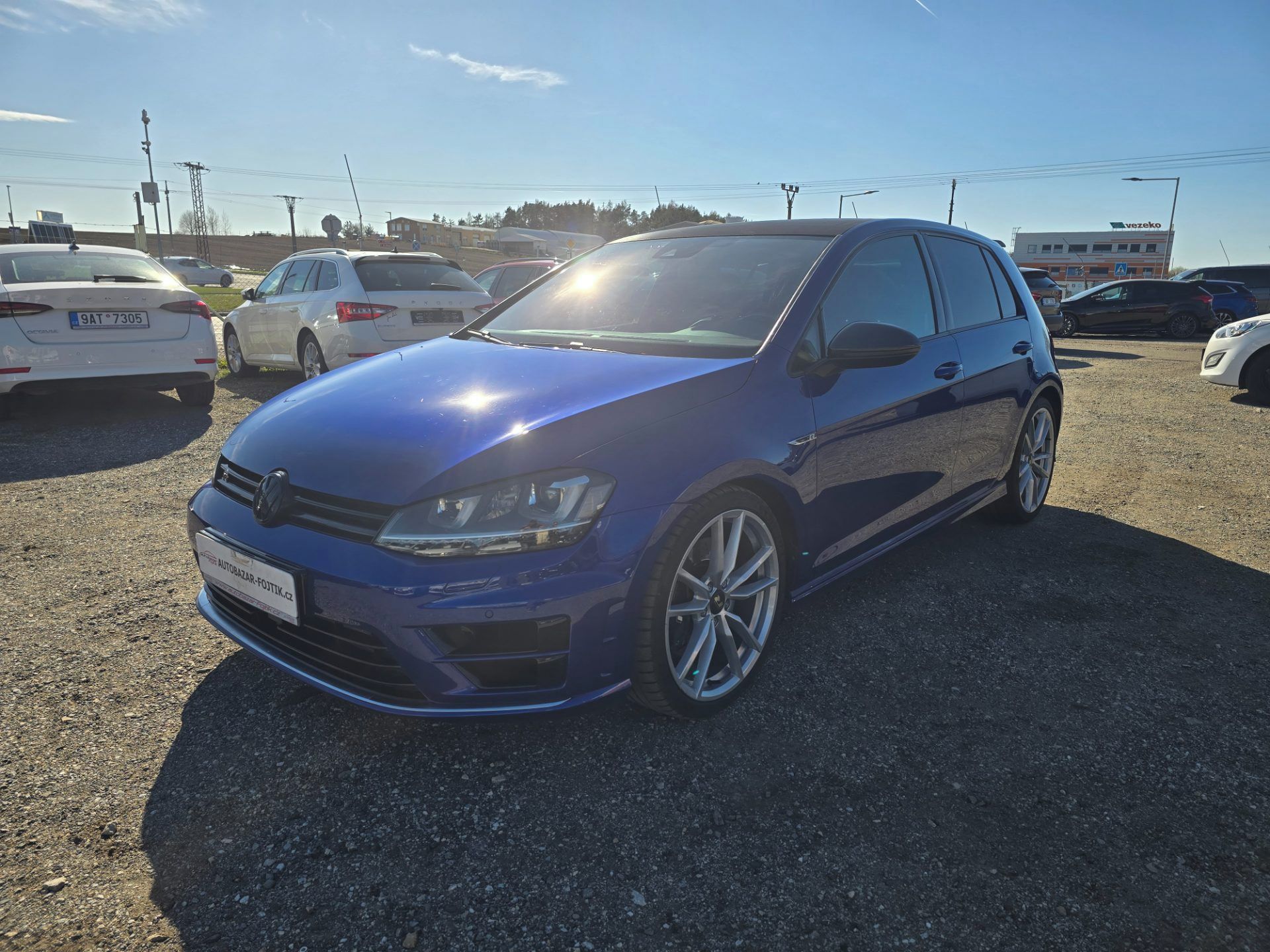 Volkswagen Golf, R 2.0TSi 221KW 4 Motion - fotka 3