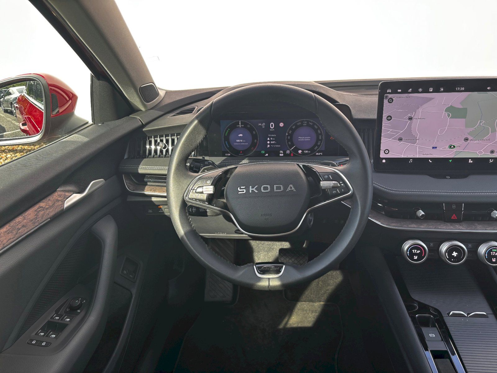 Škoda Superb, Laurin & Klement 1.5 TSI iV / - fotka 5