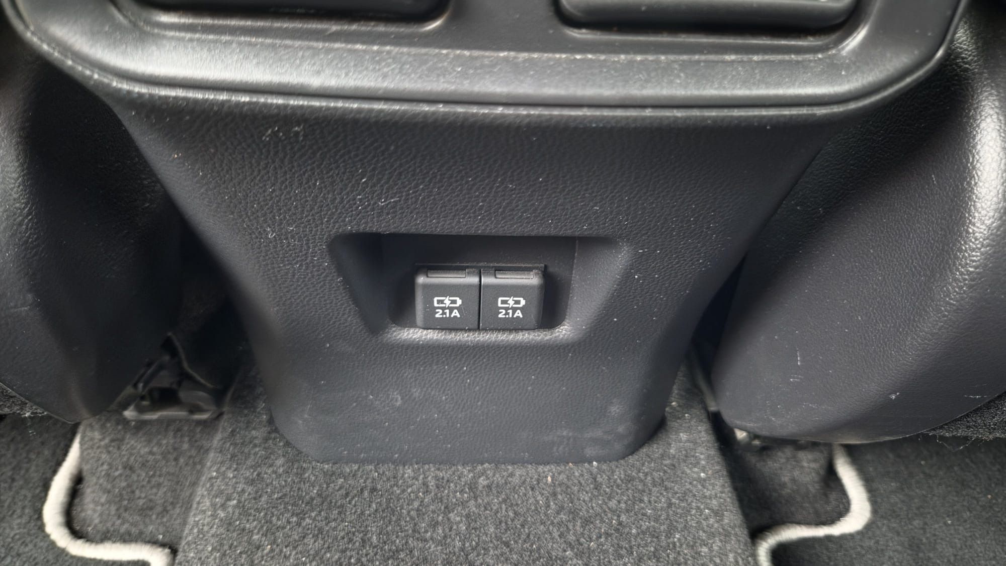 Toyota Rav4, 2.5i 4x4 Hybrid 131kW - fotka 6
