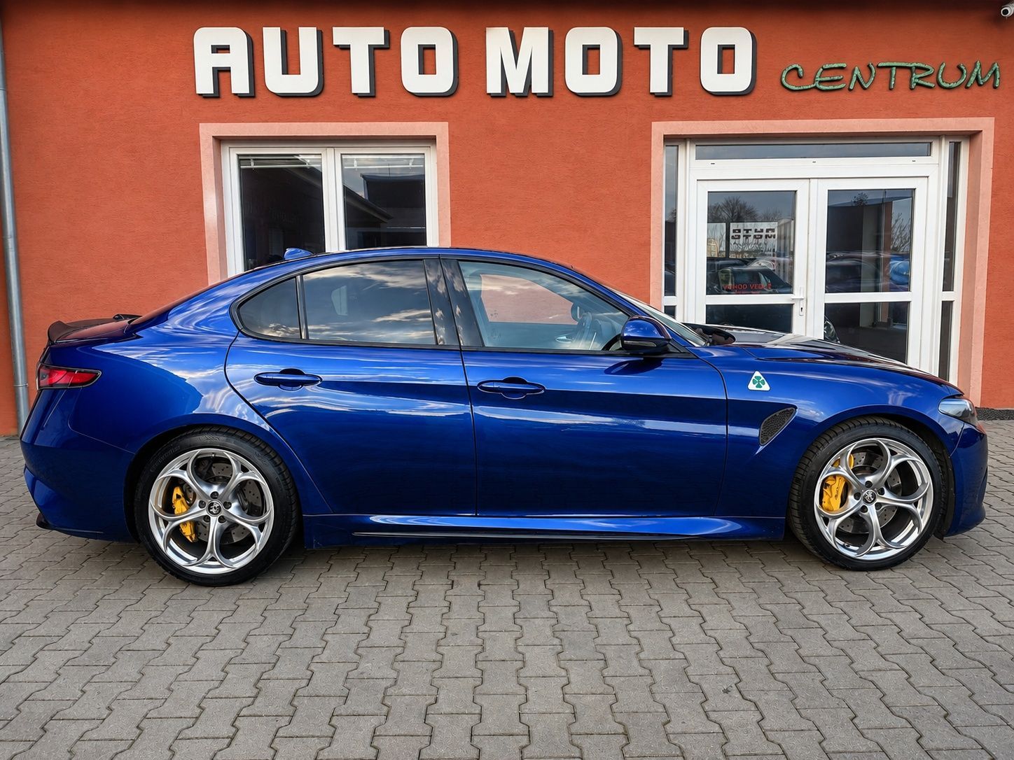 Alfa Romeo Giulia, 2.9 V6 BI-TURBO Quadrifoglio - fotka 5