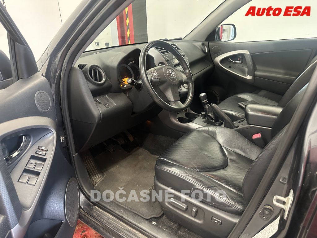 Toyota Rav4, 2.2D - fotka 3