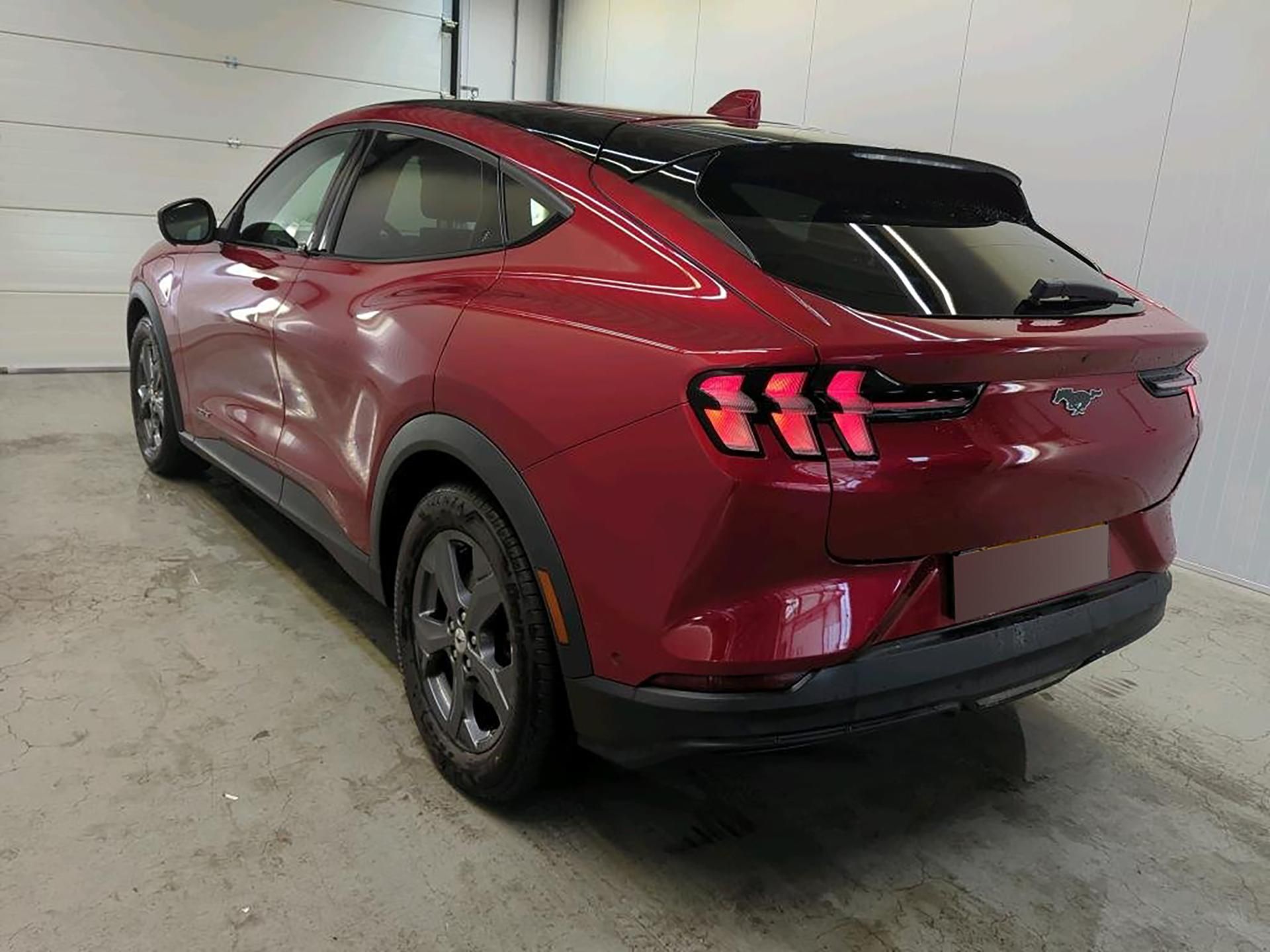 Ford Mustang Mach-E, Mach-E 76 kWh - fotka 4