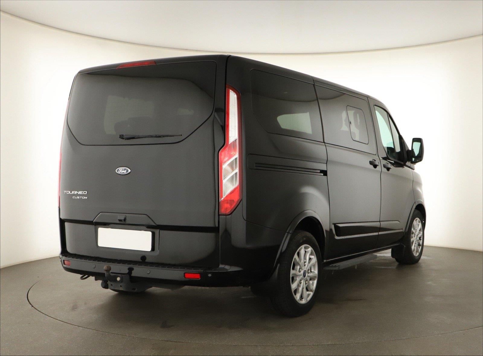 Ford Tourneo Custom, 2.0 EcoBlue, Titanium, Klima - fotka 5
