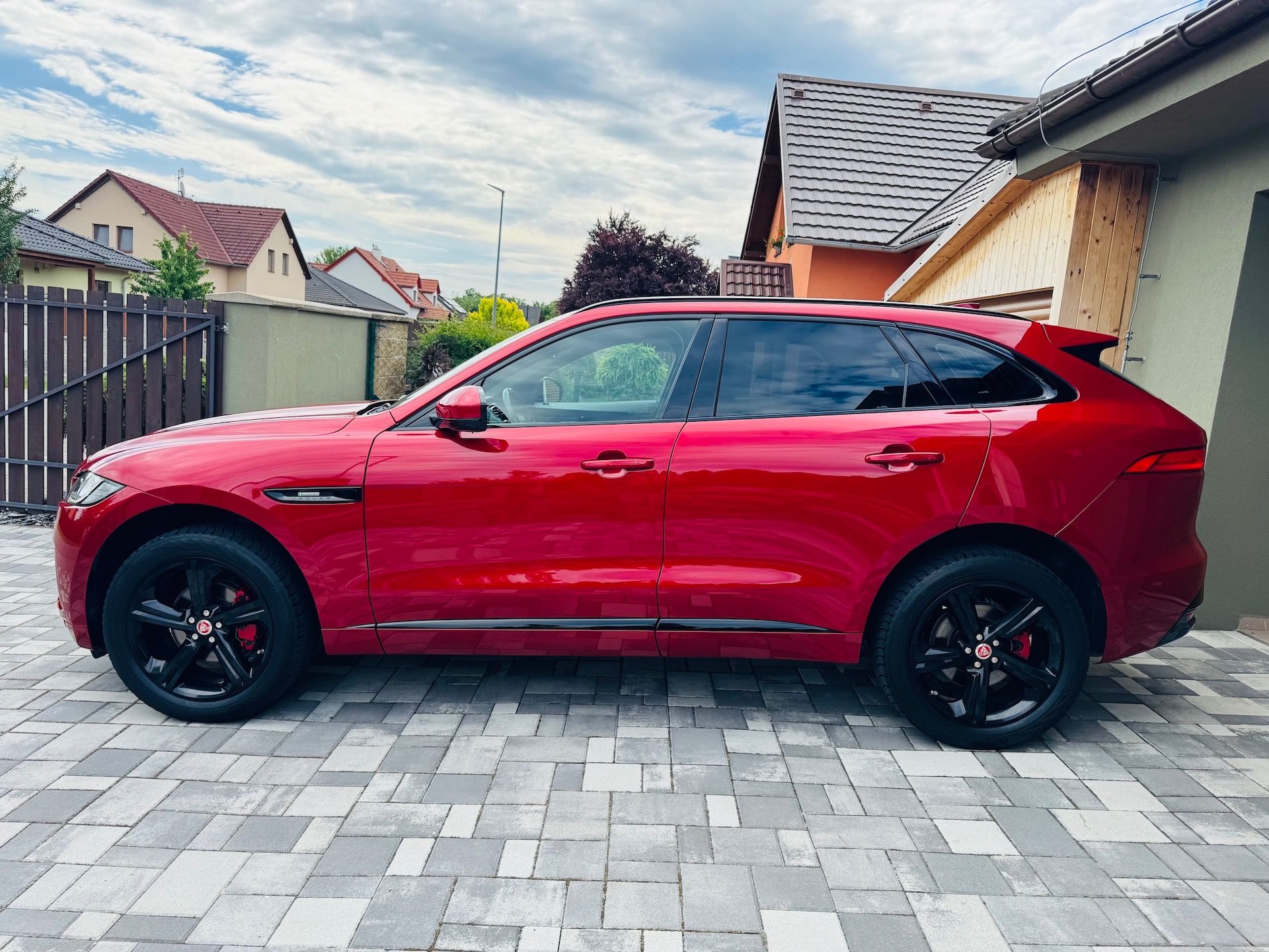 Jaguar F-Pace, 2.0d S-sport ČR !!85.000km!! - fotka 5