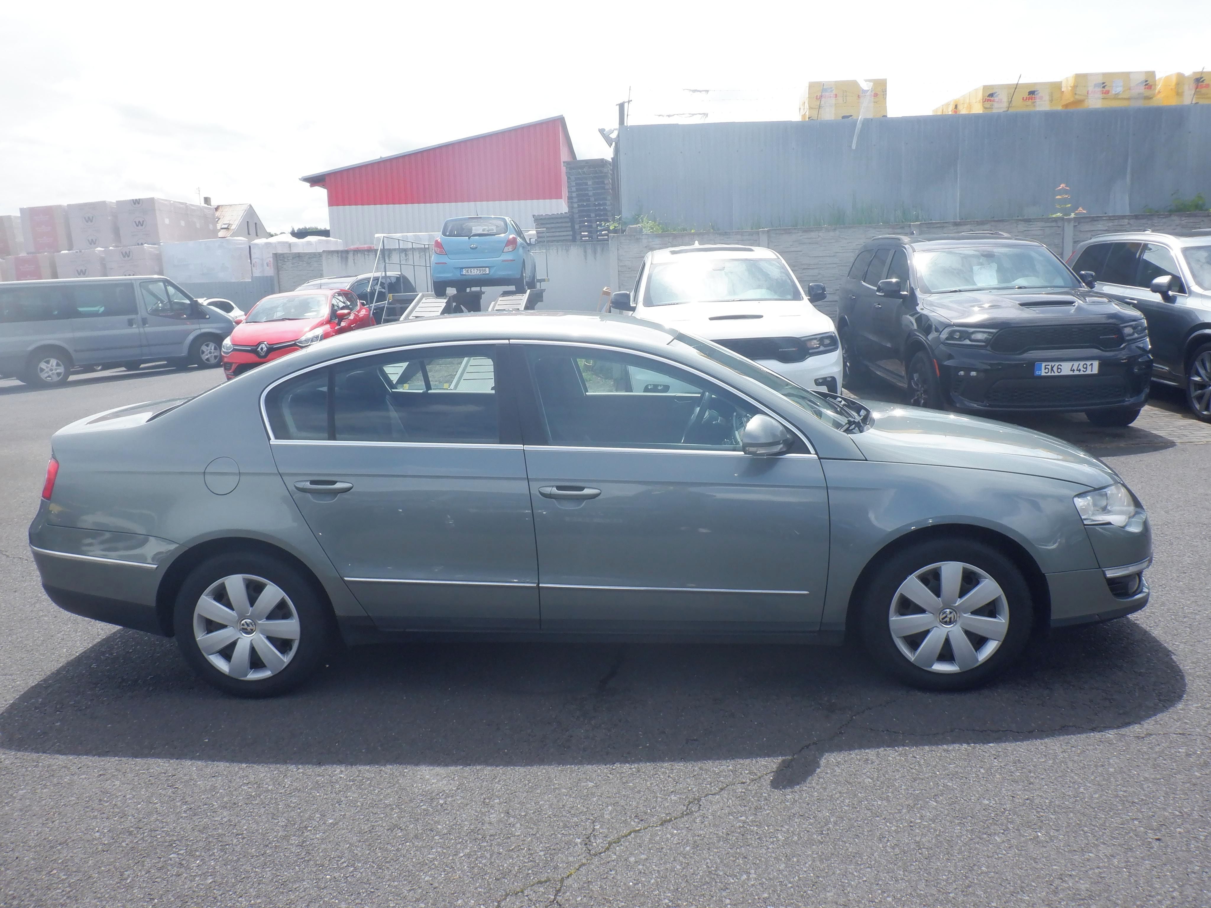 Volkswagen Passat, 2.0 TDI 125kW,ČR - fotka 4