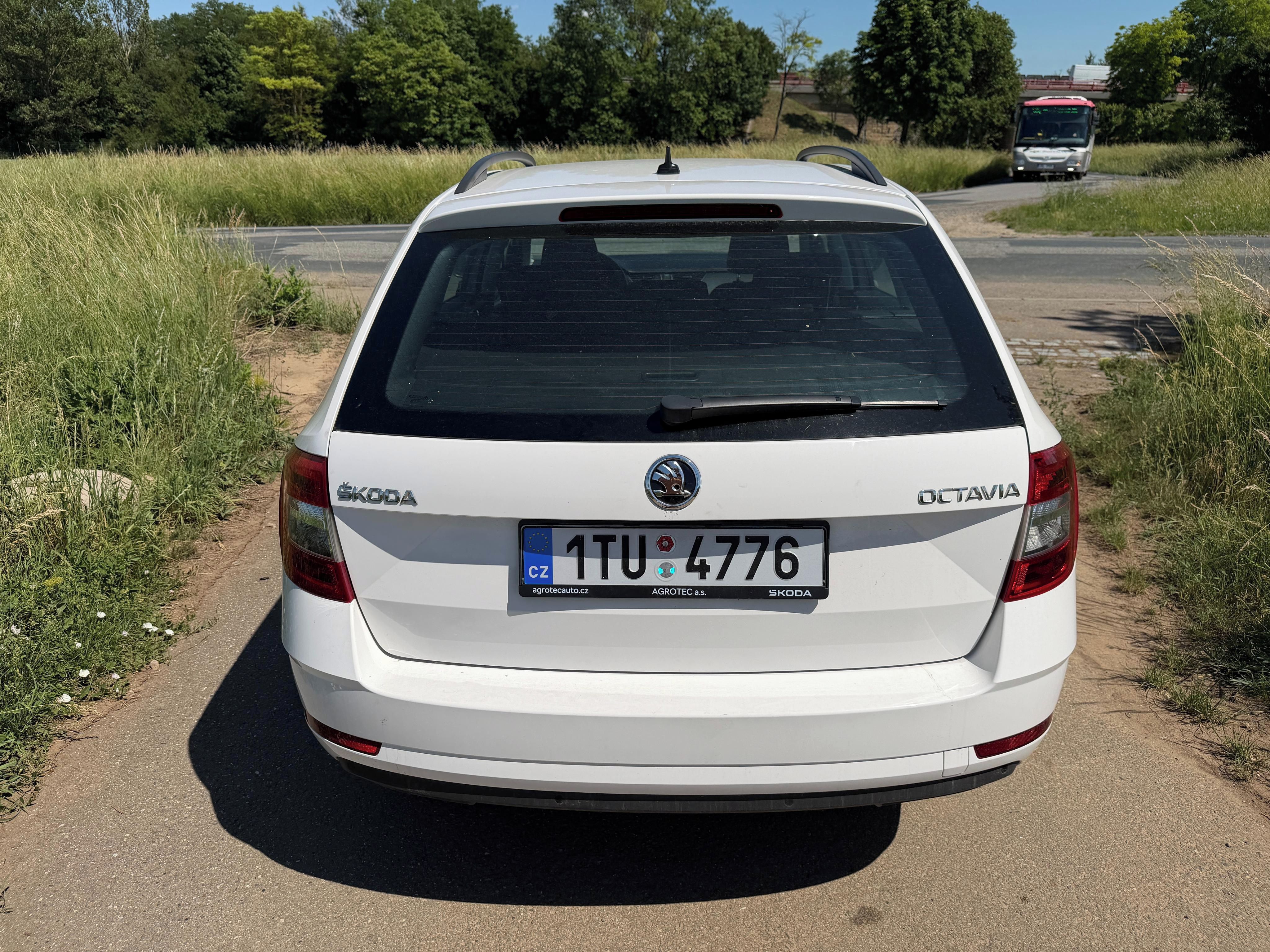 Škoda Octavia, 1,6 TDi 85KW, DPH - fotka 6