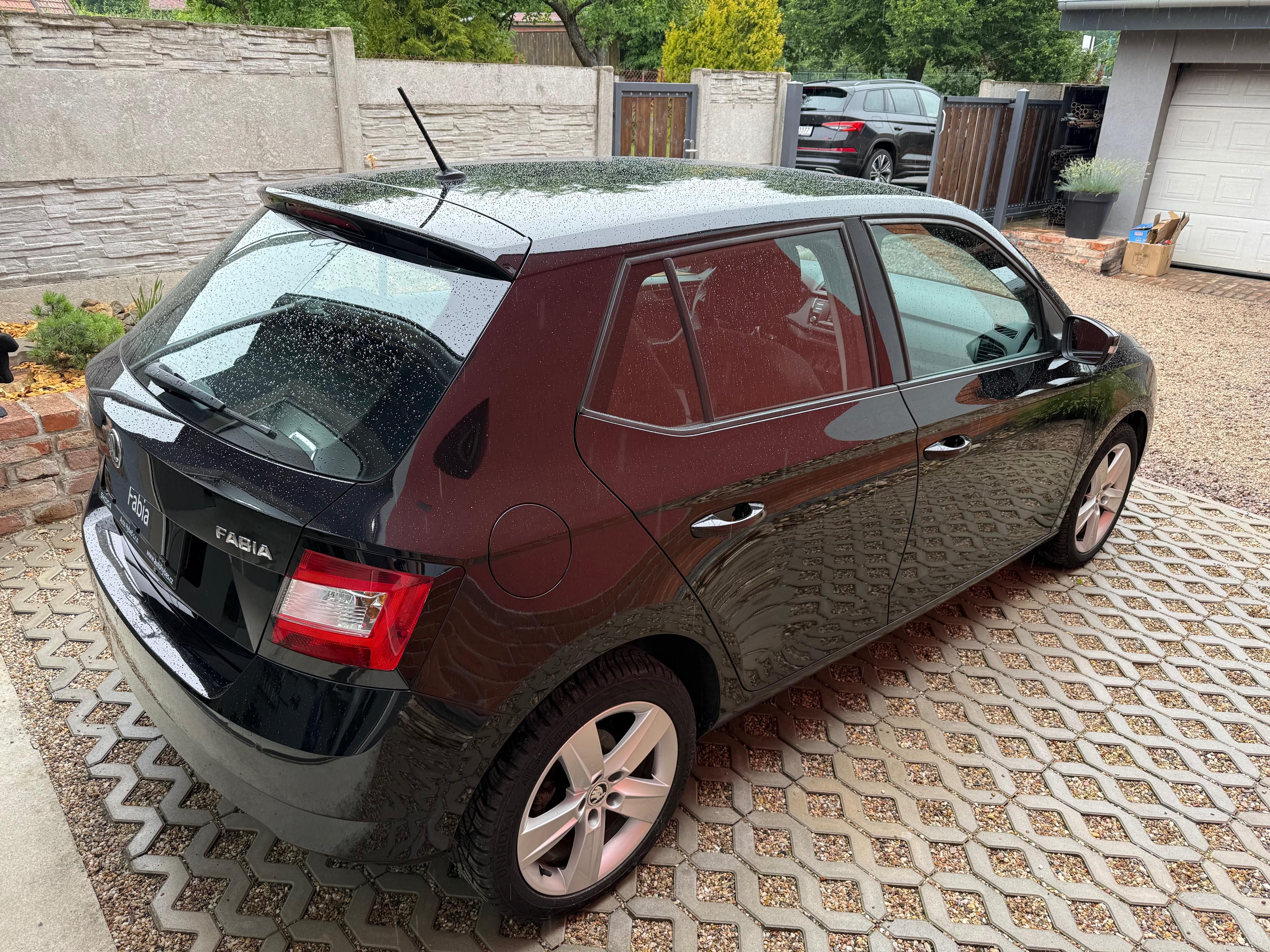 Škoda Fabia, 3 1.2TSI 66kW Cool & Sound - fotka 5