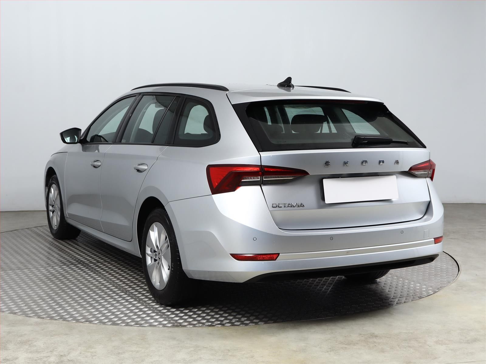 Škoda Octavia, 2.0 TDI, Ambition, ČR,1.maj - fotka 4