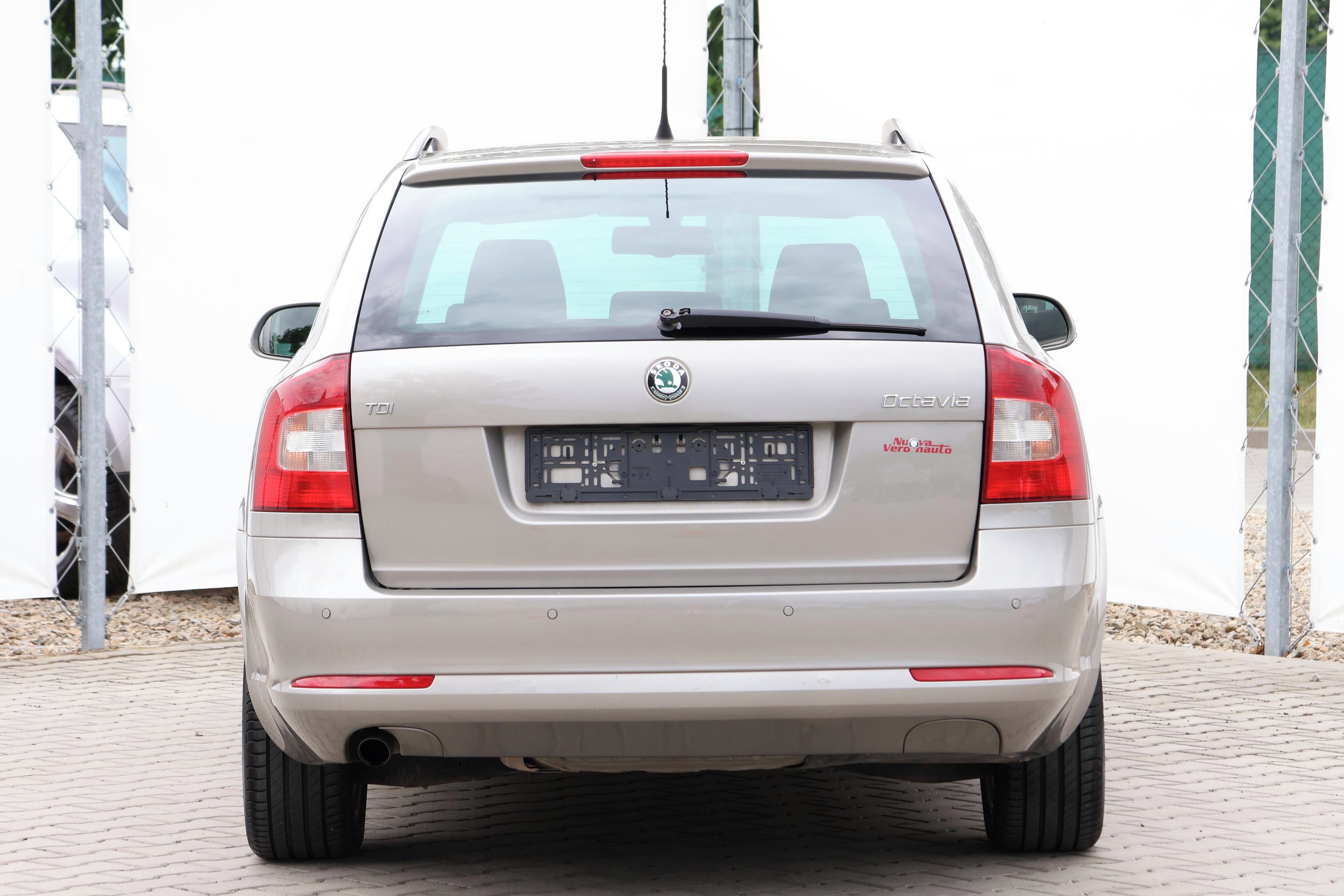 Škoda Octavia, 1.6TDI*77kW*1MAJ*SERVIS ŠKODA* - fotka 5