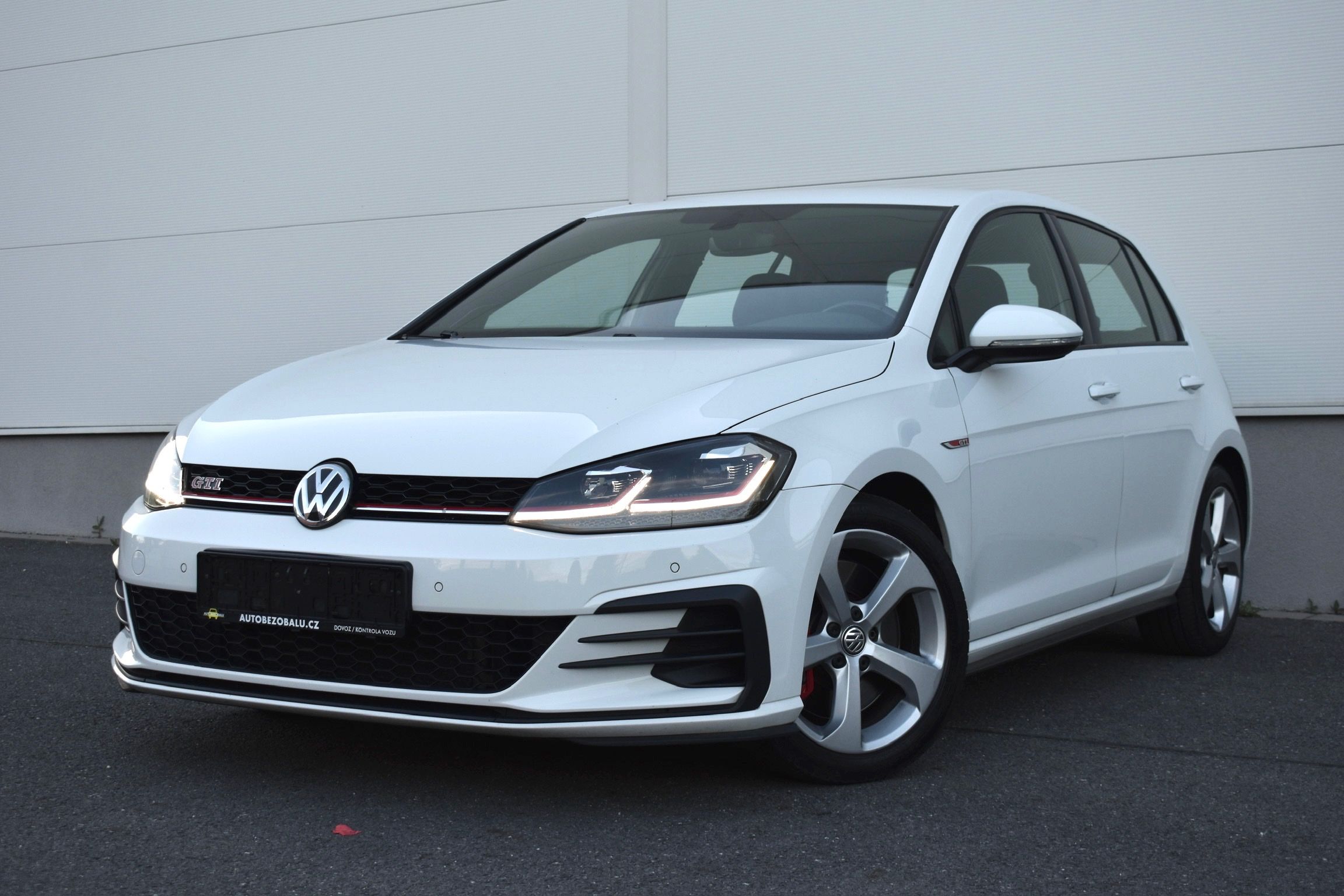 Volkswagen Golf, 7.5 GTI 2.0TSi/180KW/ACC/DPH - fotka 3