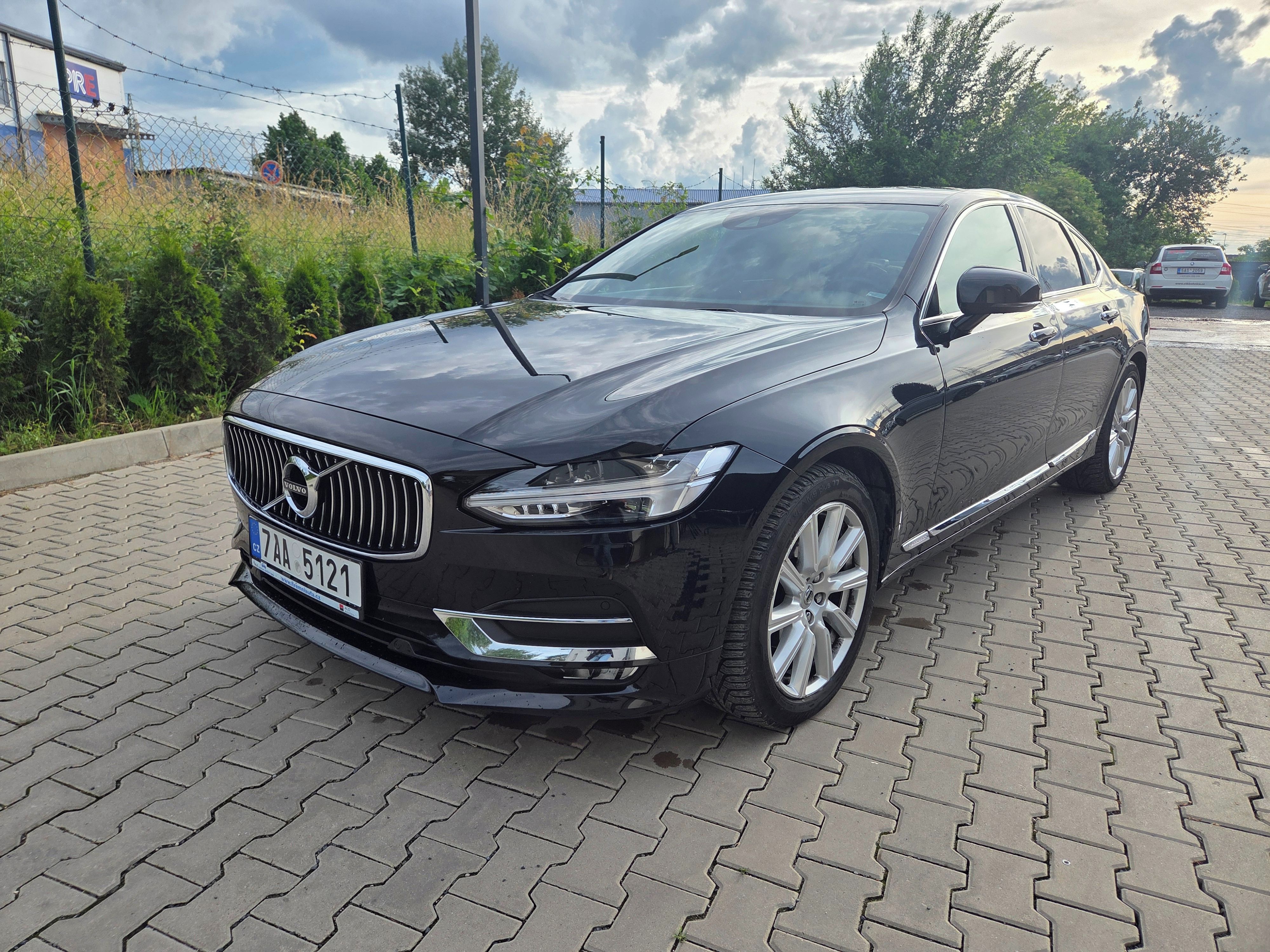Volvo S90