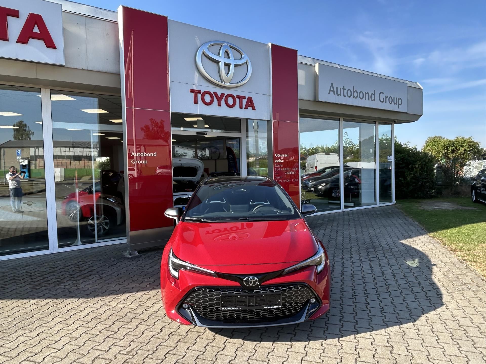 Toyota Corolla, 1.8 HEV GR SPORT JBL - fotka 2