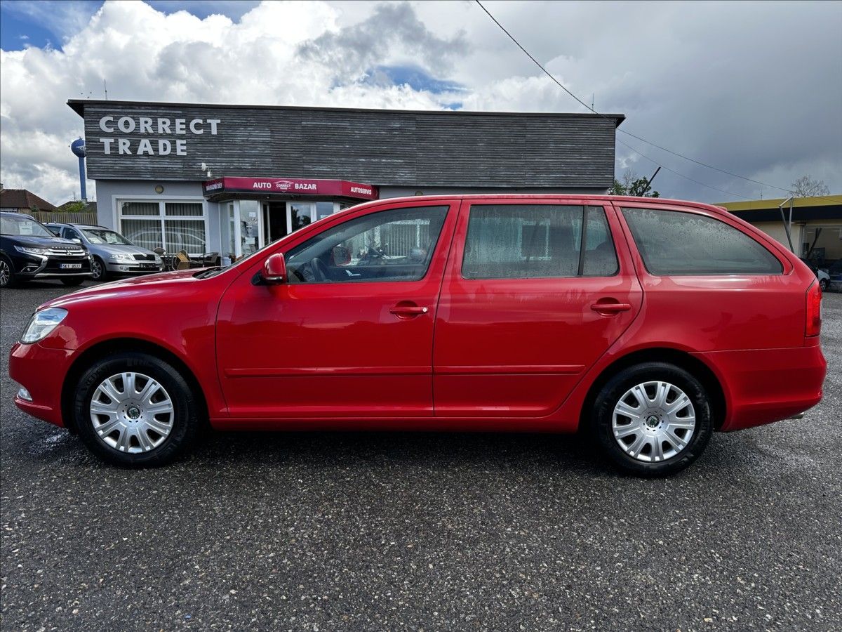 Škoda Octavia, 1,4 TSI-90kW-DSG-HEZKÝ STAV - fotka 2