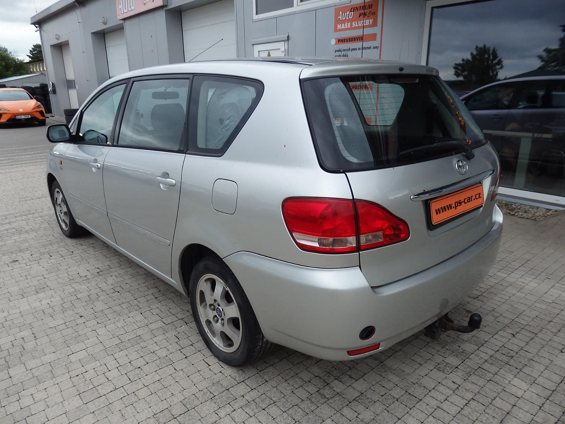 Toyota Avensis Verso, 2.0 D-4D 85 kW ZÁVĚS - fotka 5