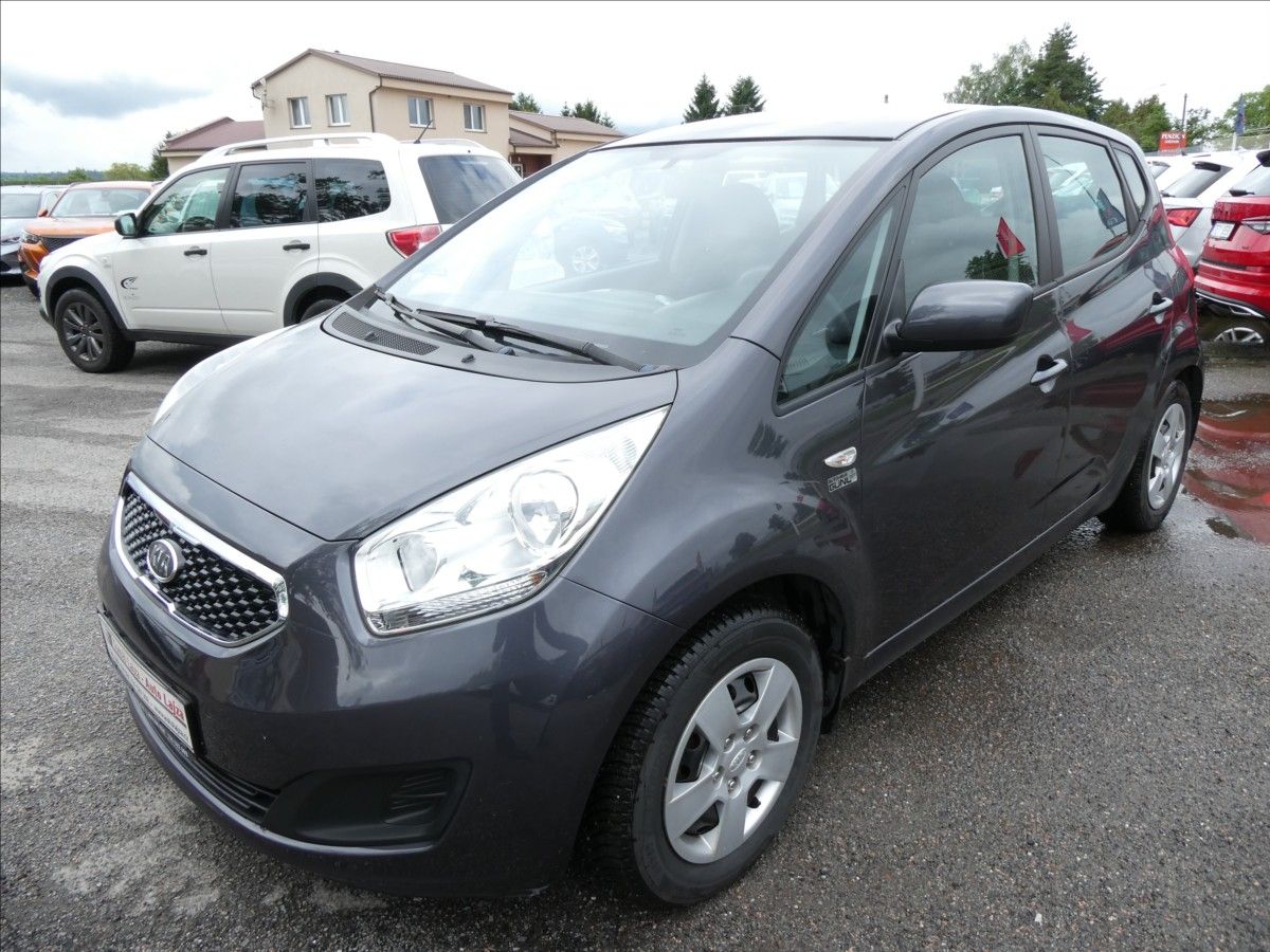 Kia Venga, 1,6 i 92kW klima,2x kola,závěs - fotka 3