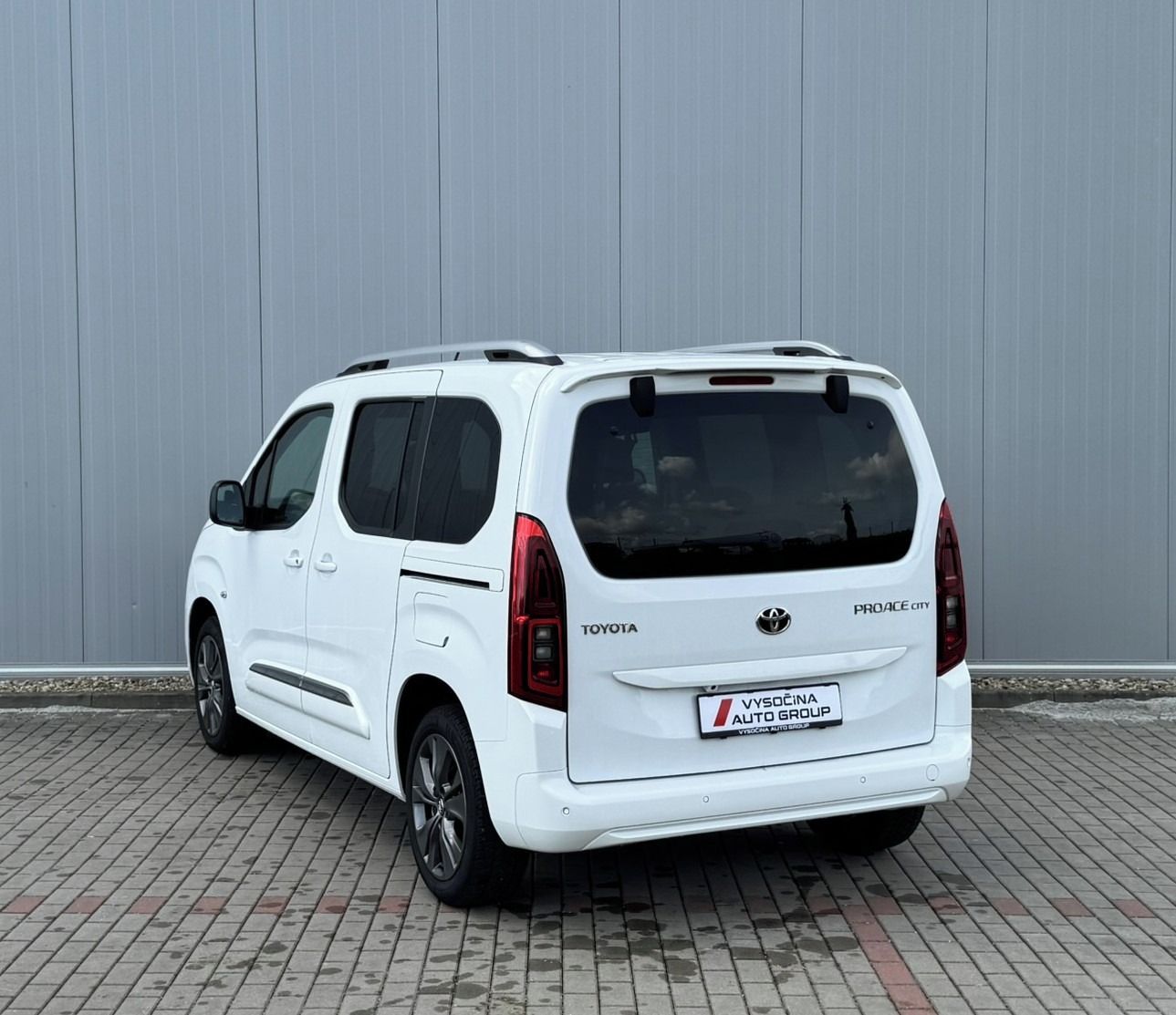 Toyota Proace, 1.5 D-4D L1 Family, DPH,servis - fotka 2