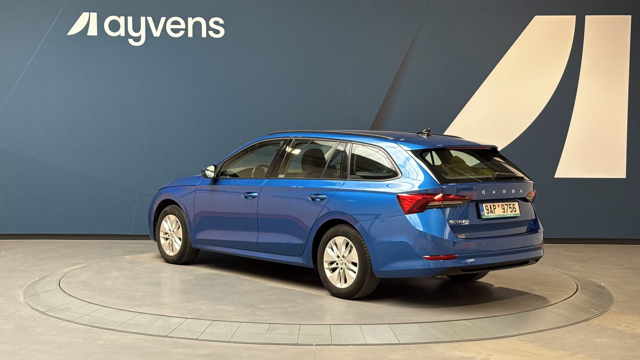 Škoda Octavia, 2.0 TDI 85kW Ambition Combi - fotka 3