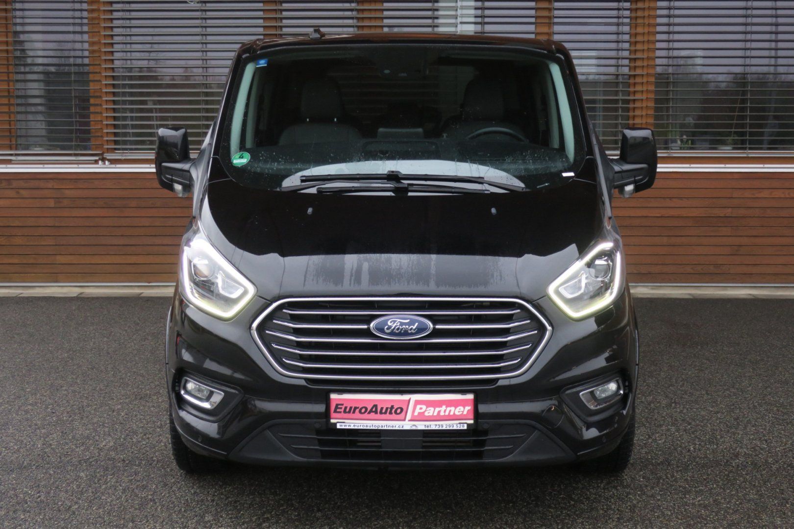 Ford Tourneo Custom, 2.0 TDCi 320 L2 Titanium 8Míst - fotka 6