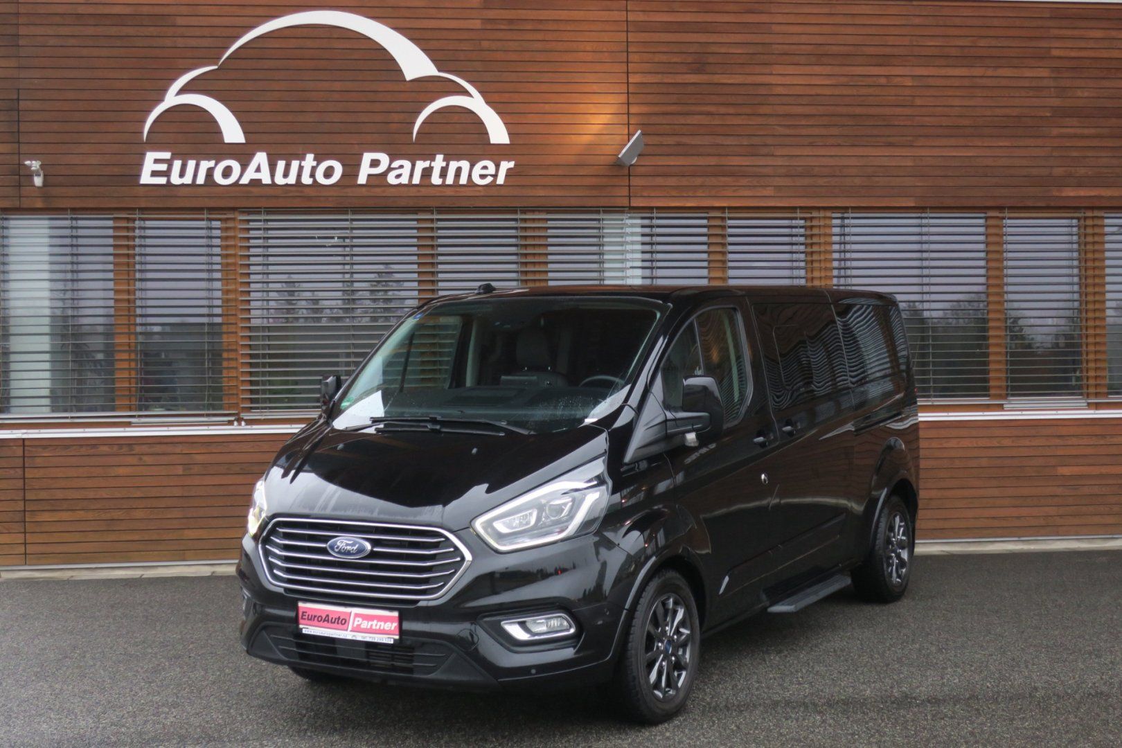 Ford Tourneo Custom, 2.0 TDCi 320 L2 Titanium 8Míst