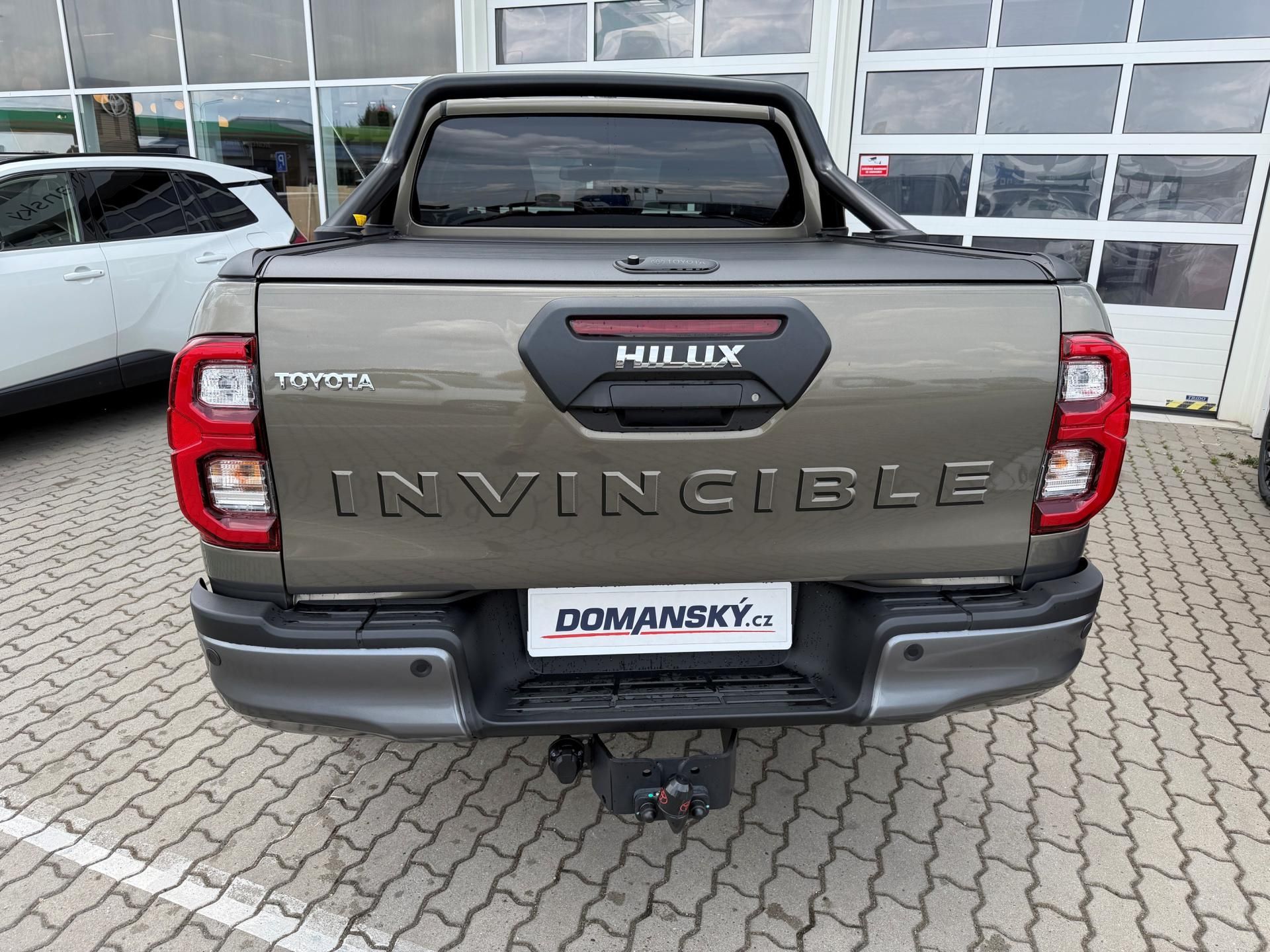Toyota Hilux, 2.8 D 6A/T 48W INVINCIBLE 4X4 - fotka 5