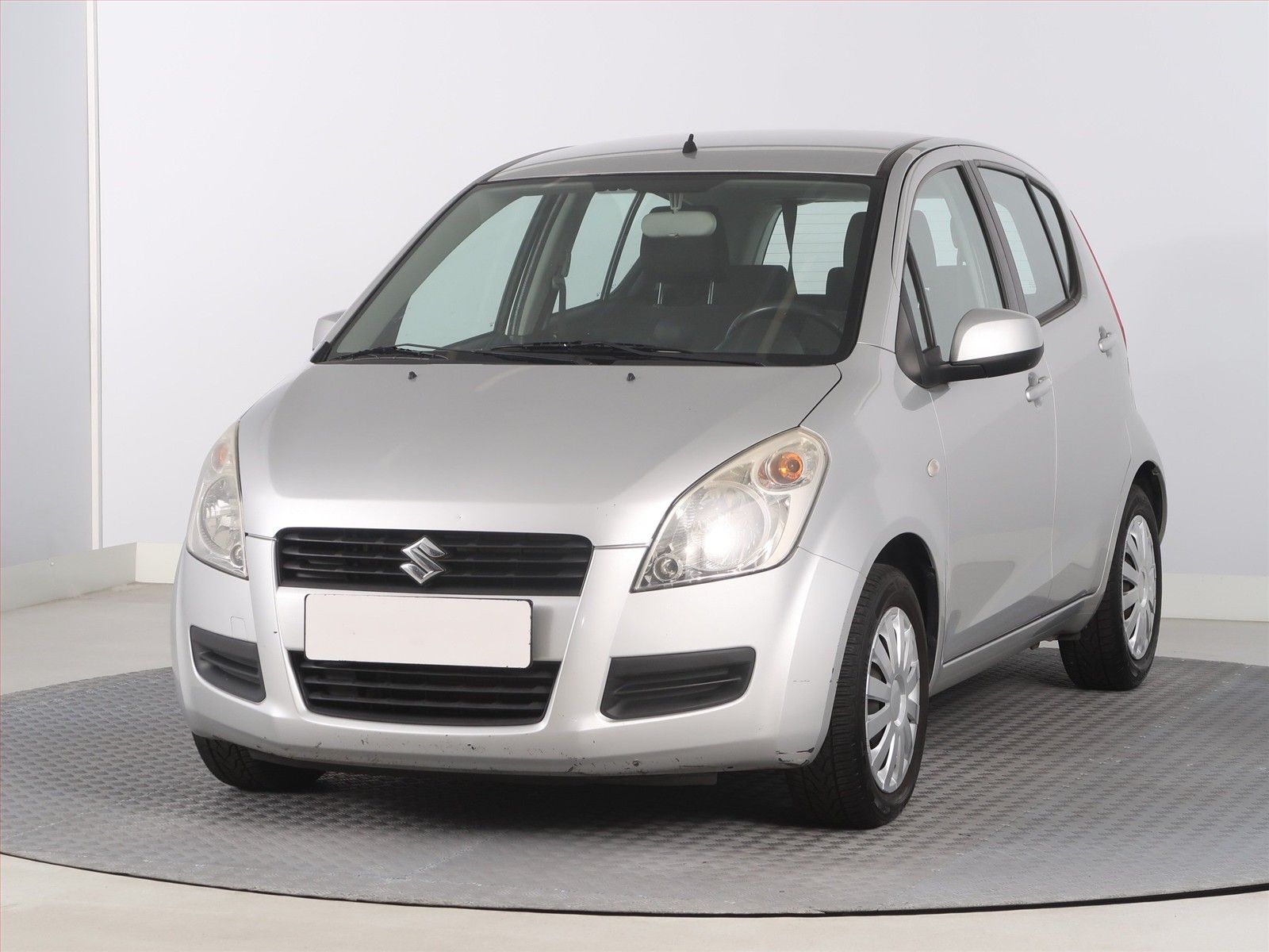 Suzuki Splash, 1.2 16V, po STK, jezdí výborně - fotka 2
