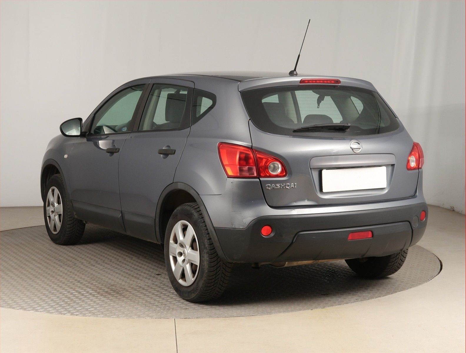 Nissan Qashqai, 1.6, ČR,1.maj, po STK - fotka 4