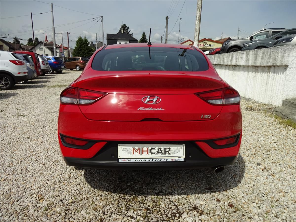 Hyundai i30, 1,4 T-GDi 103 kW Fastback - fotka 6