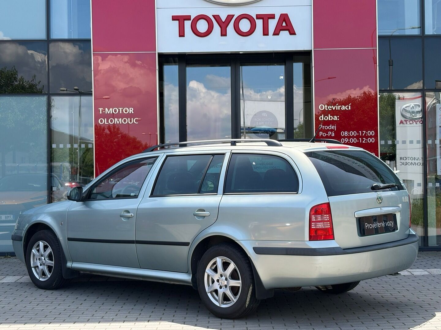 Škoda Octavia, 1.6 Tour Twin Power - fotka 2