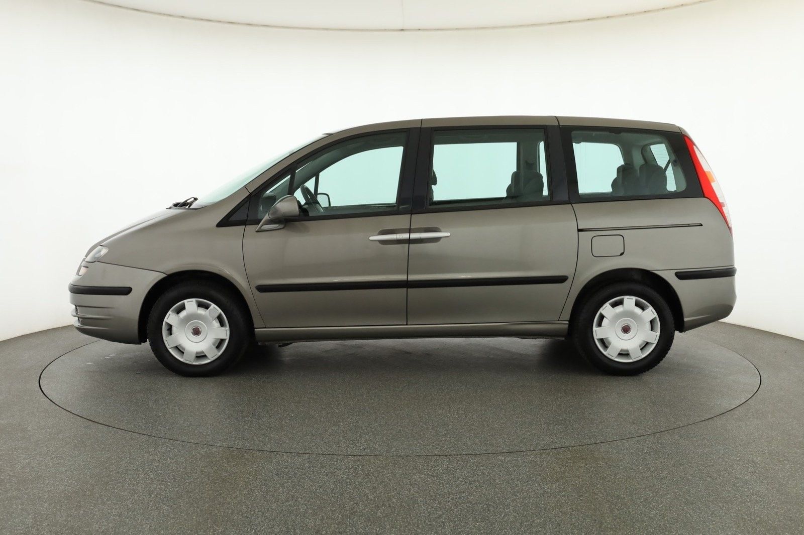 Fiat Ulysse, 2.0 JTD, 7 míst - fotka 3