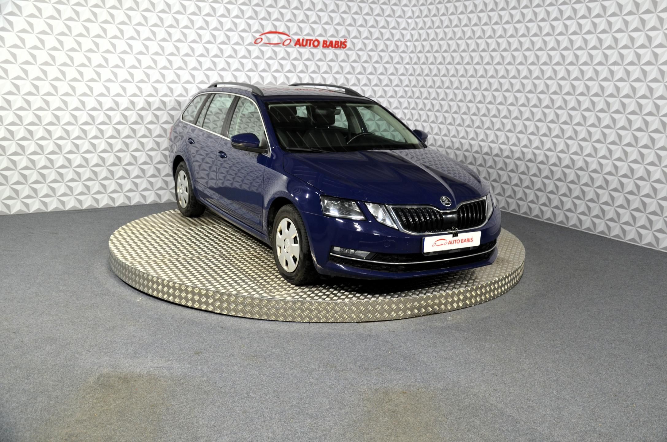 Škoda Octavia, 1.6TDi 85kw Style kombi - fotka 3