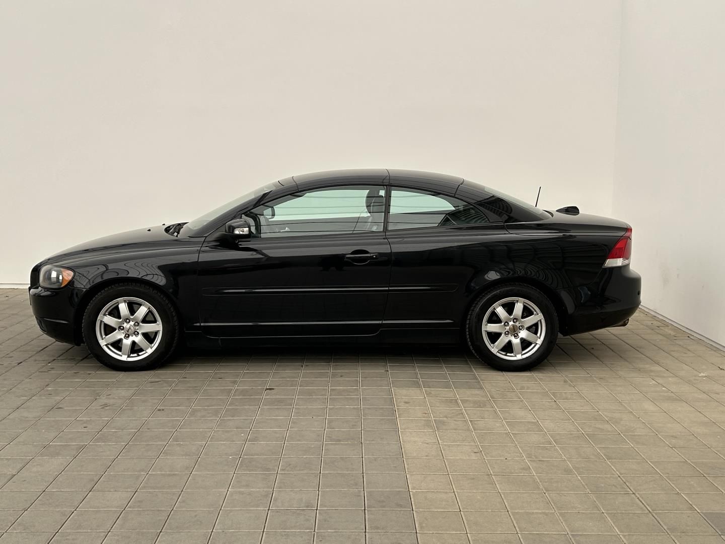 Volvo C70, 2.4D5 132kW Sumum - fotka 4