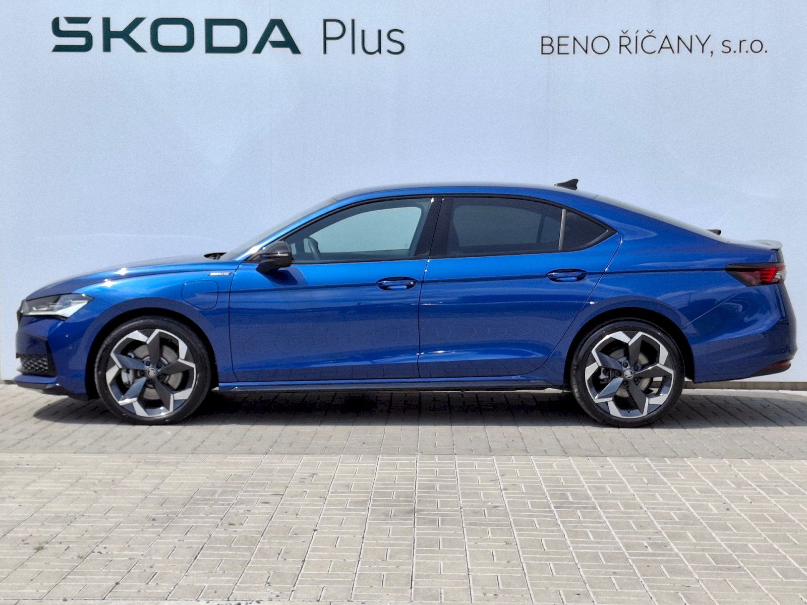 Škoda Superb, iV SportLine DSG 1,5TSi 150kW - fotka 3