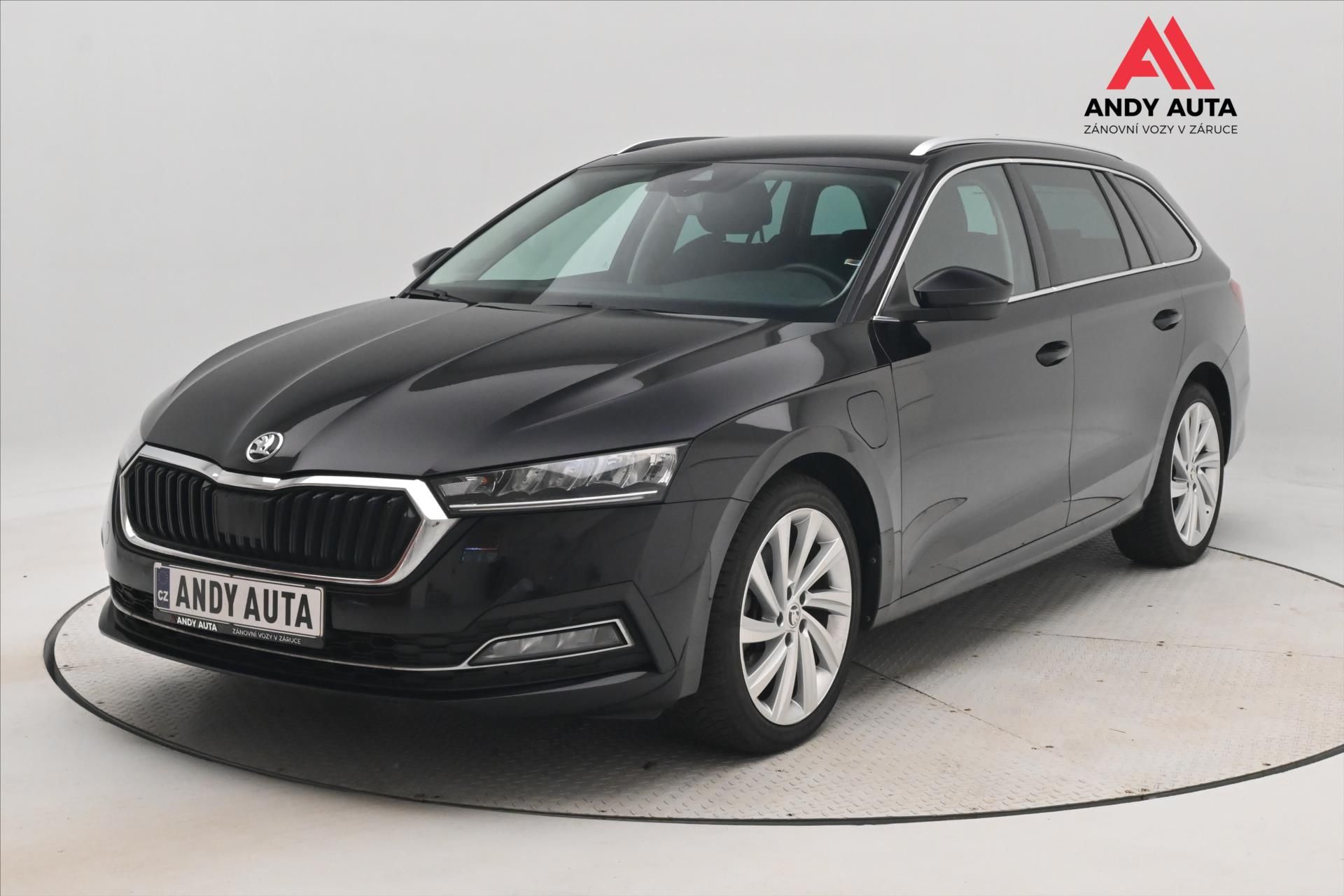 Škoda Octavia, 1,4 TSI iV 150kW DSG Style Zár