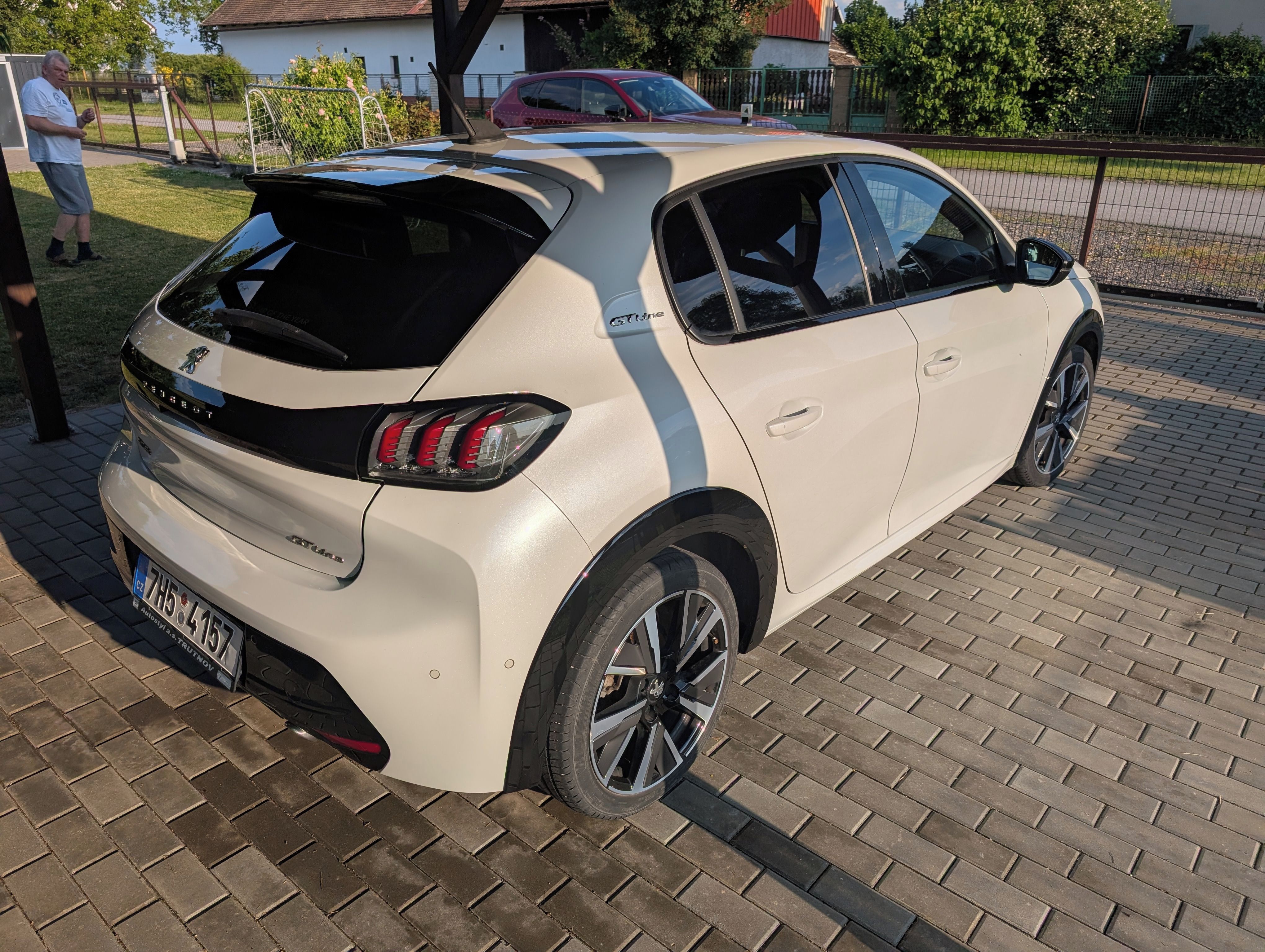 Peugeot 208, Peugeot 208, GT-line 1,2 74 KW - fotka 3