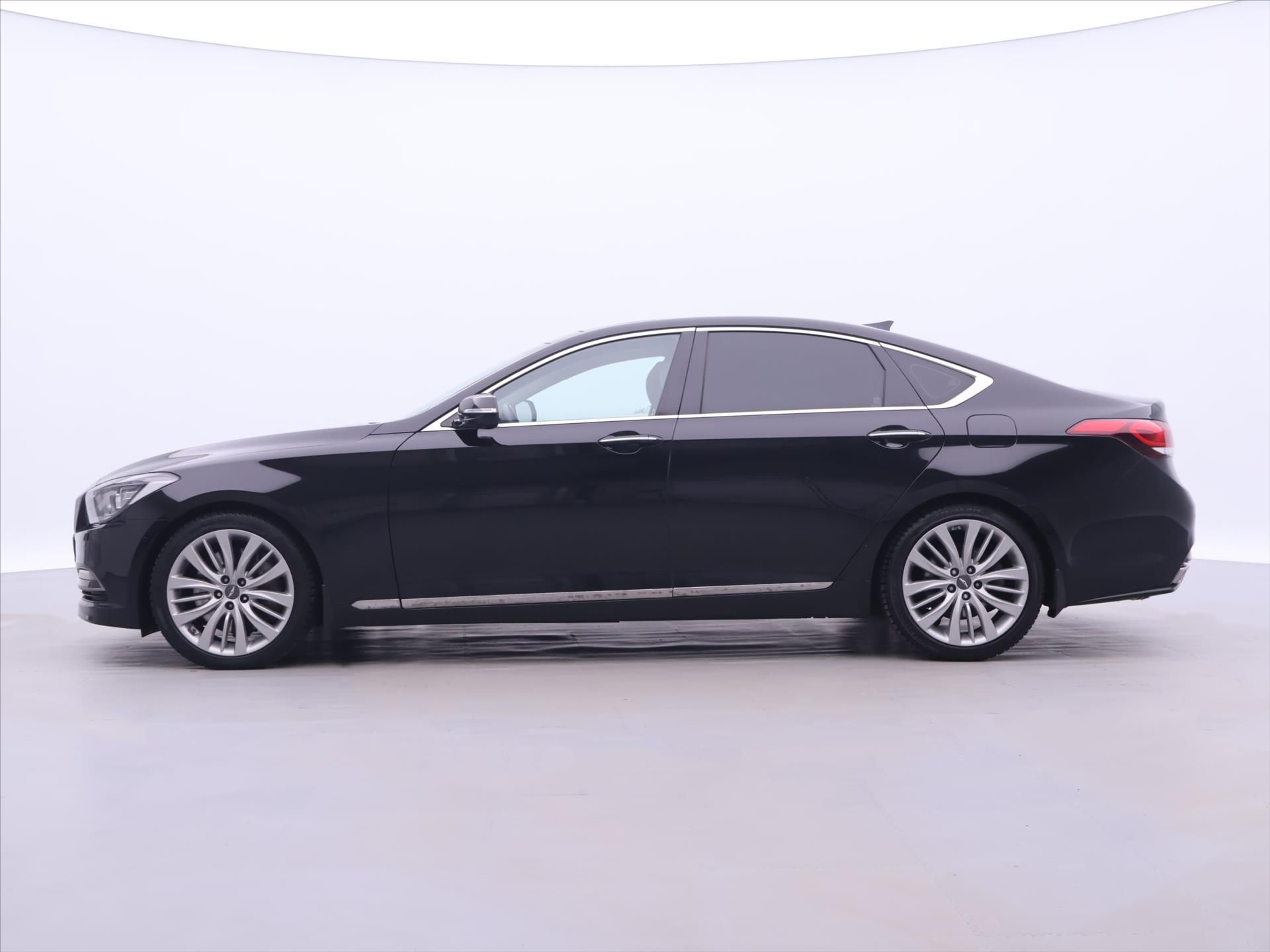Hyundai Genesis, 3,8 V6 232kW Exclusive 4x4 CZ - fotka 4