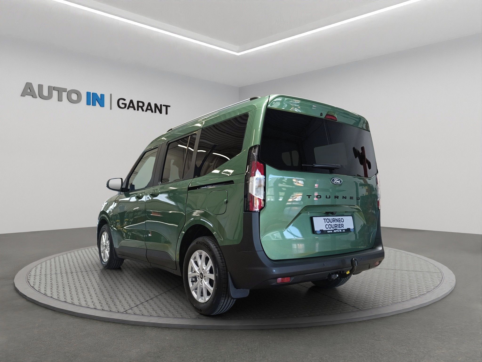 Ford Tourneo Courier, L1 TOURNEO TITANIUM 1,0 EcoBoo - fotka 4